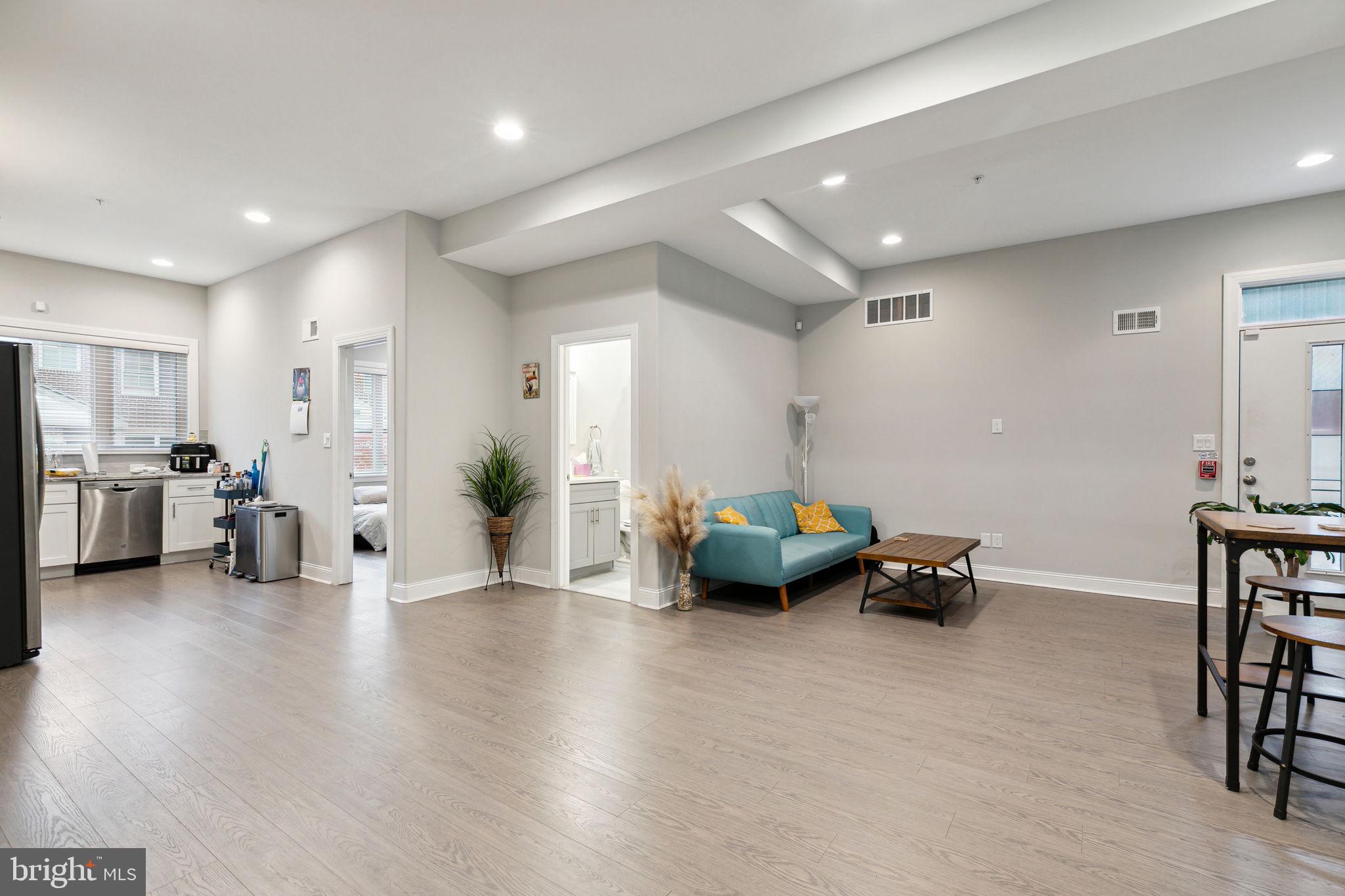 OLDE KENSINGTON - Commercial Sale