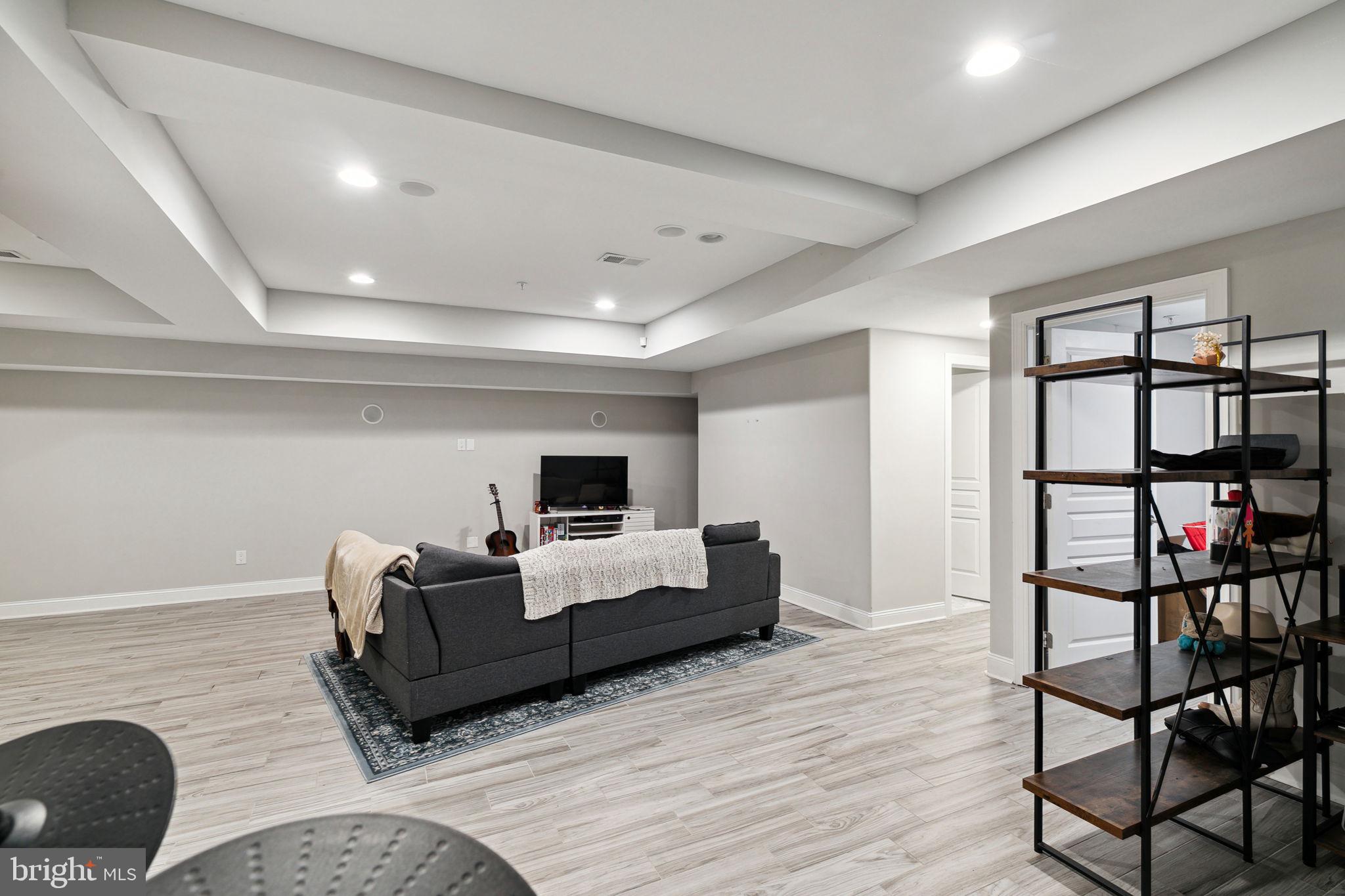OLDE KENSINGTON - Commercial Sale