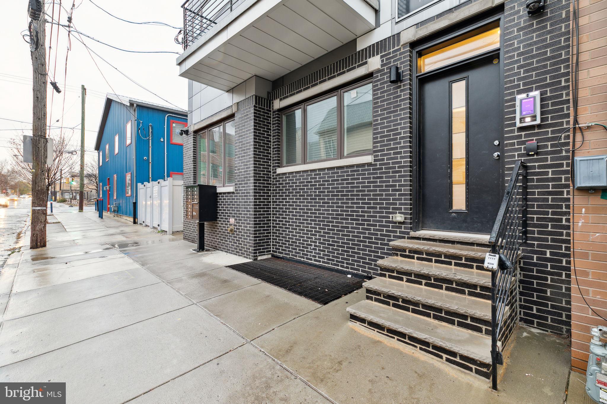 OLDE KENSINGTON - Commercial Sale