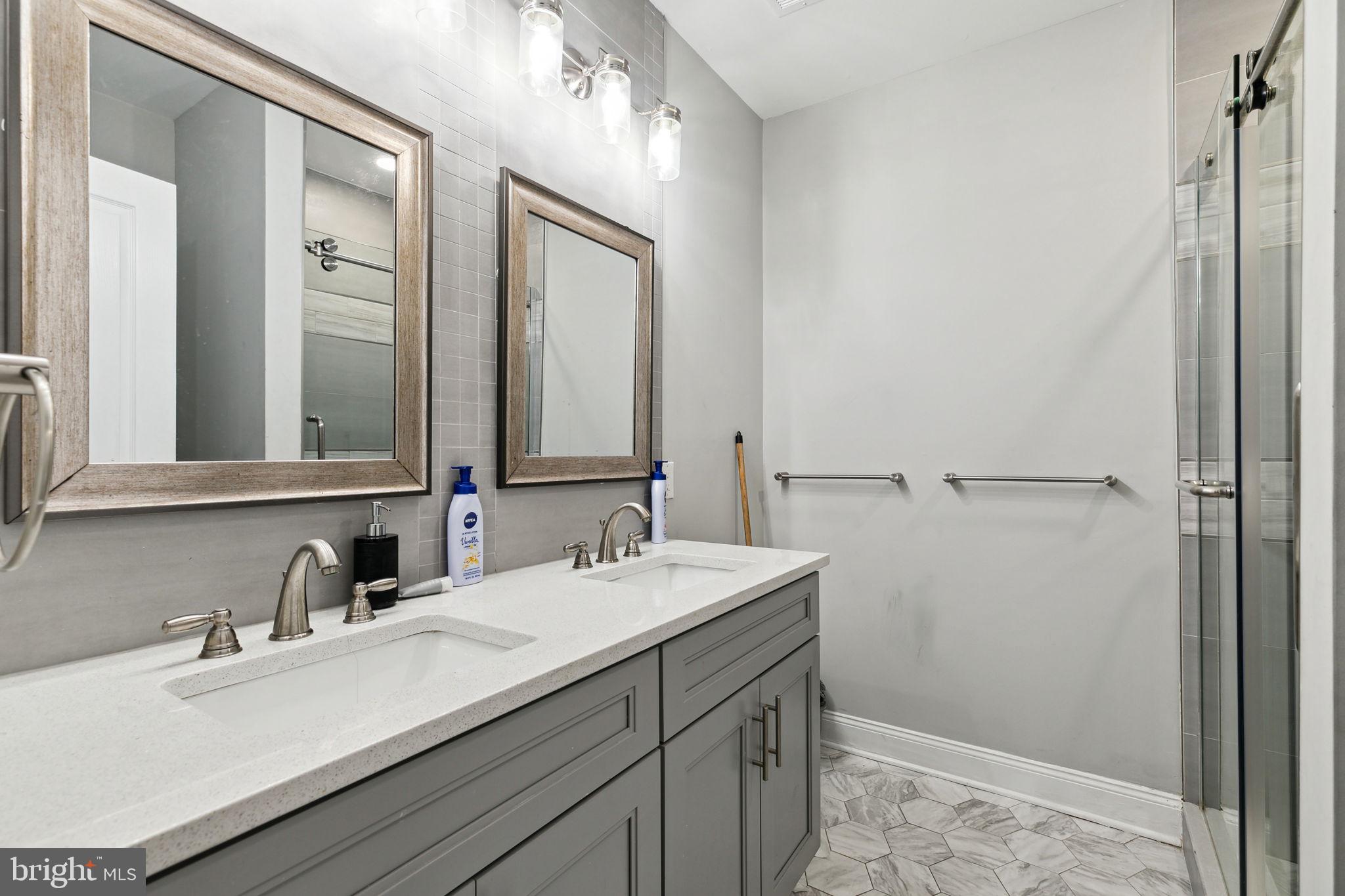 OLDE KENSINGTON - Commercial Sale