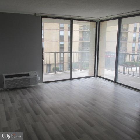 PLYMOUTH HILLS - Residential