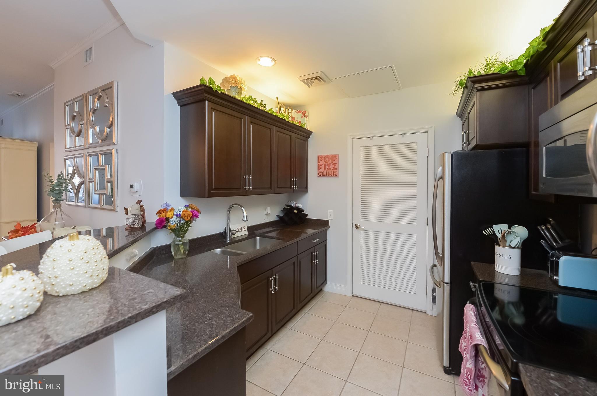 1600 ARCH STREET 1011
