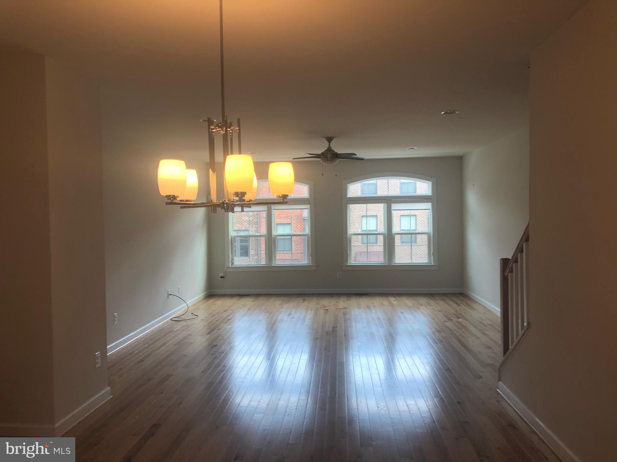 METRO ROW - Residential Lease