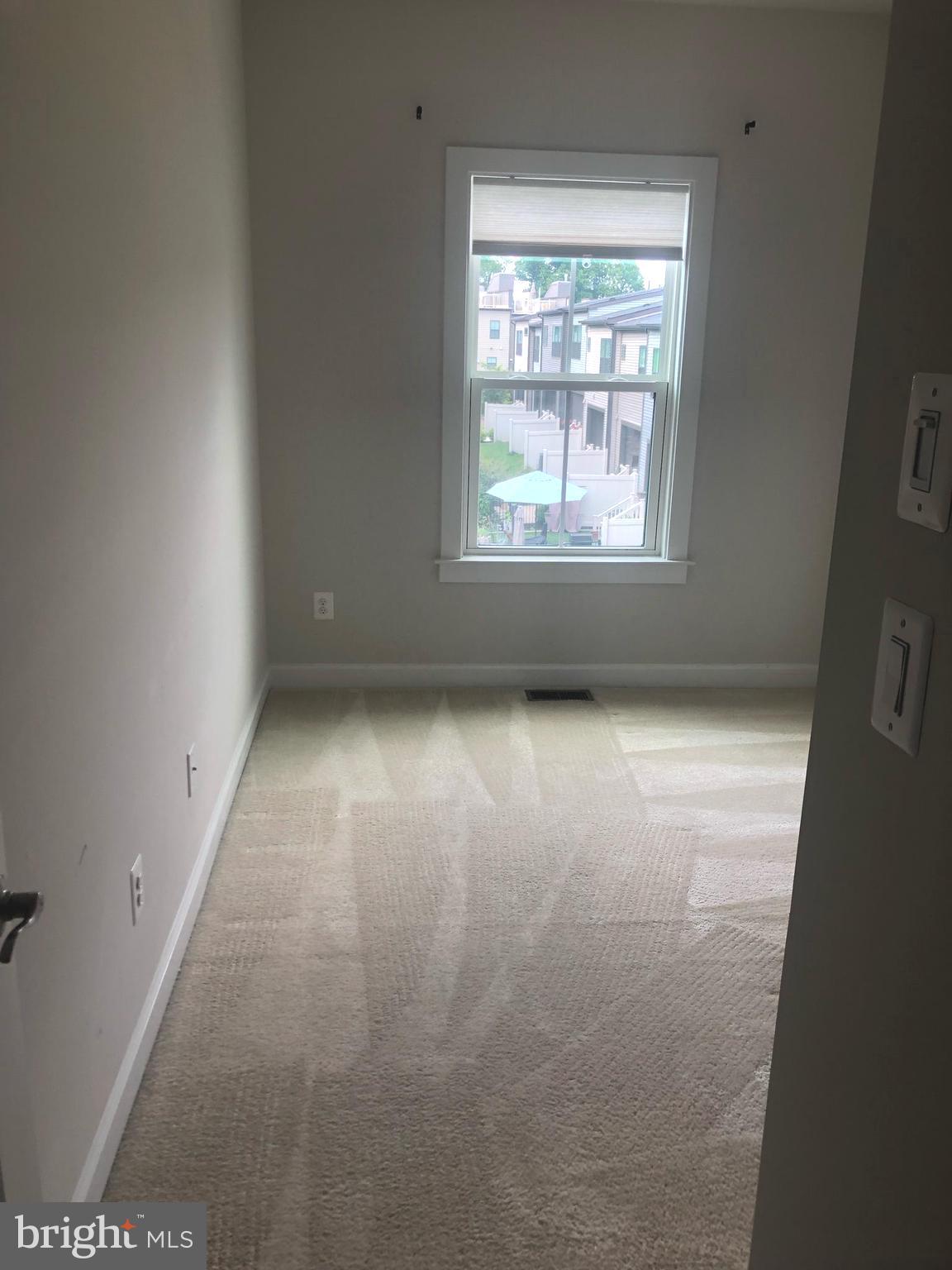 METRO ROW - Residential Lease