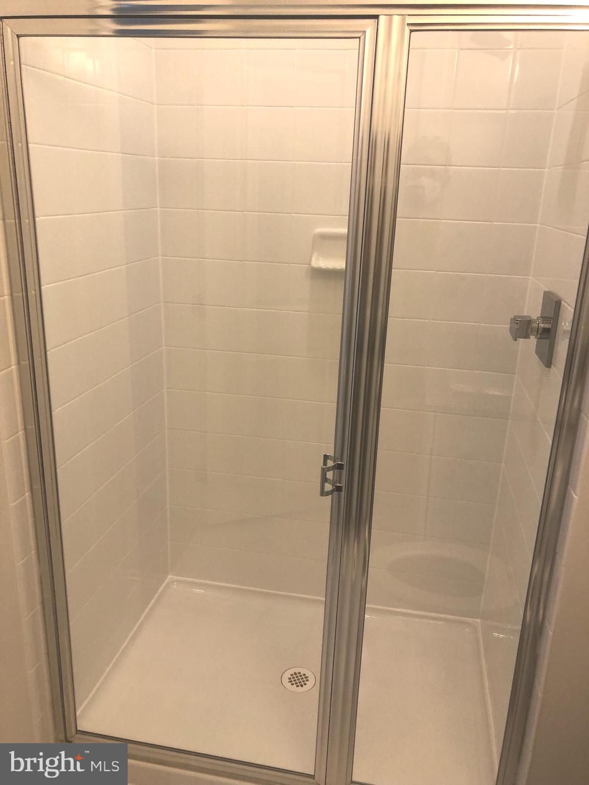 METRO ROW - Residential Lease