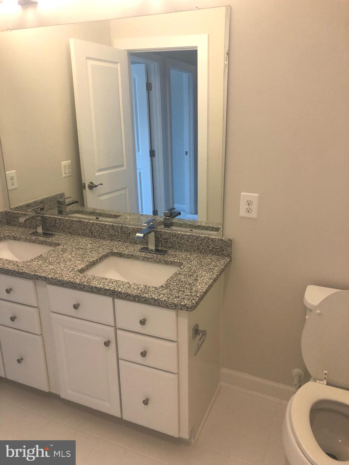 METRO ROW - Residential Lease