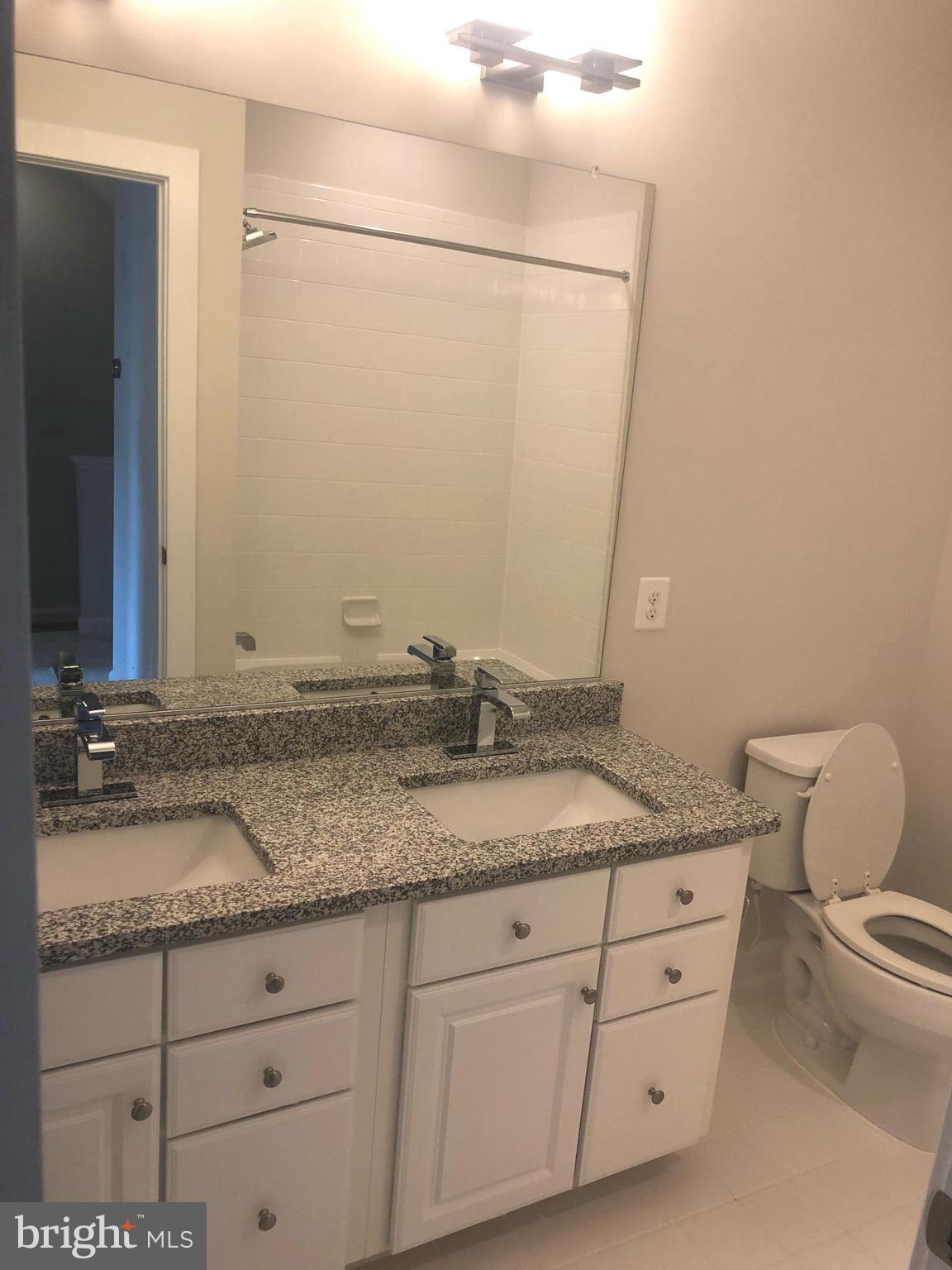 METRO ROW - Residential Lease