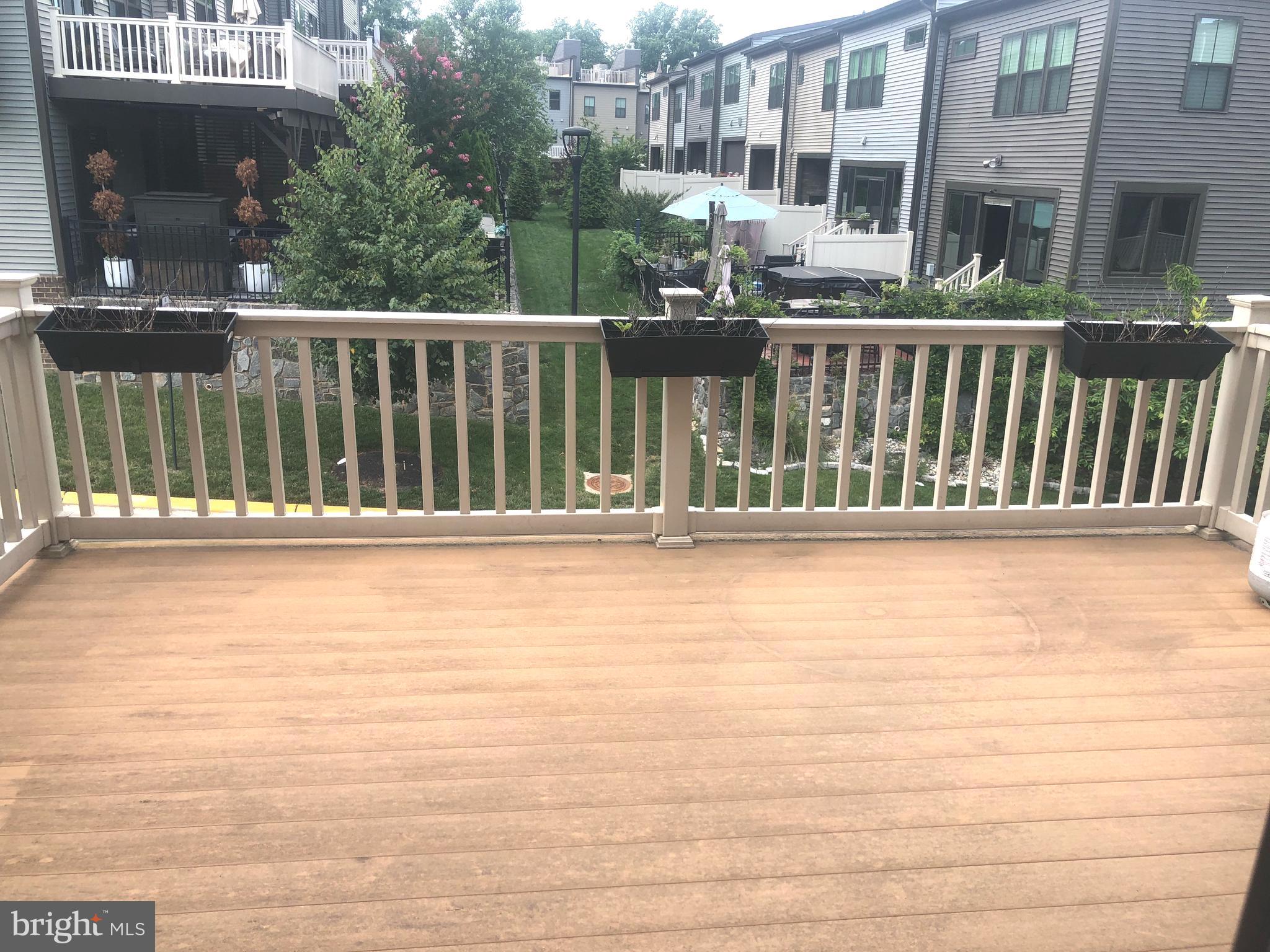 METRO ROW - Residential Lease