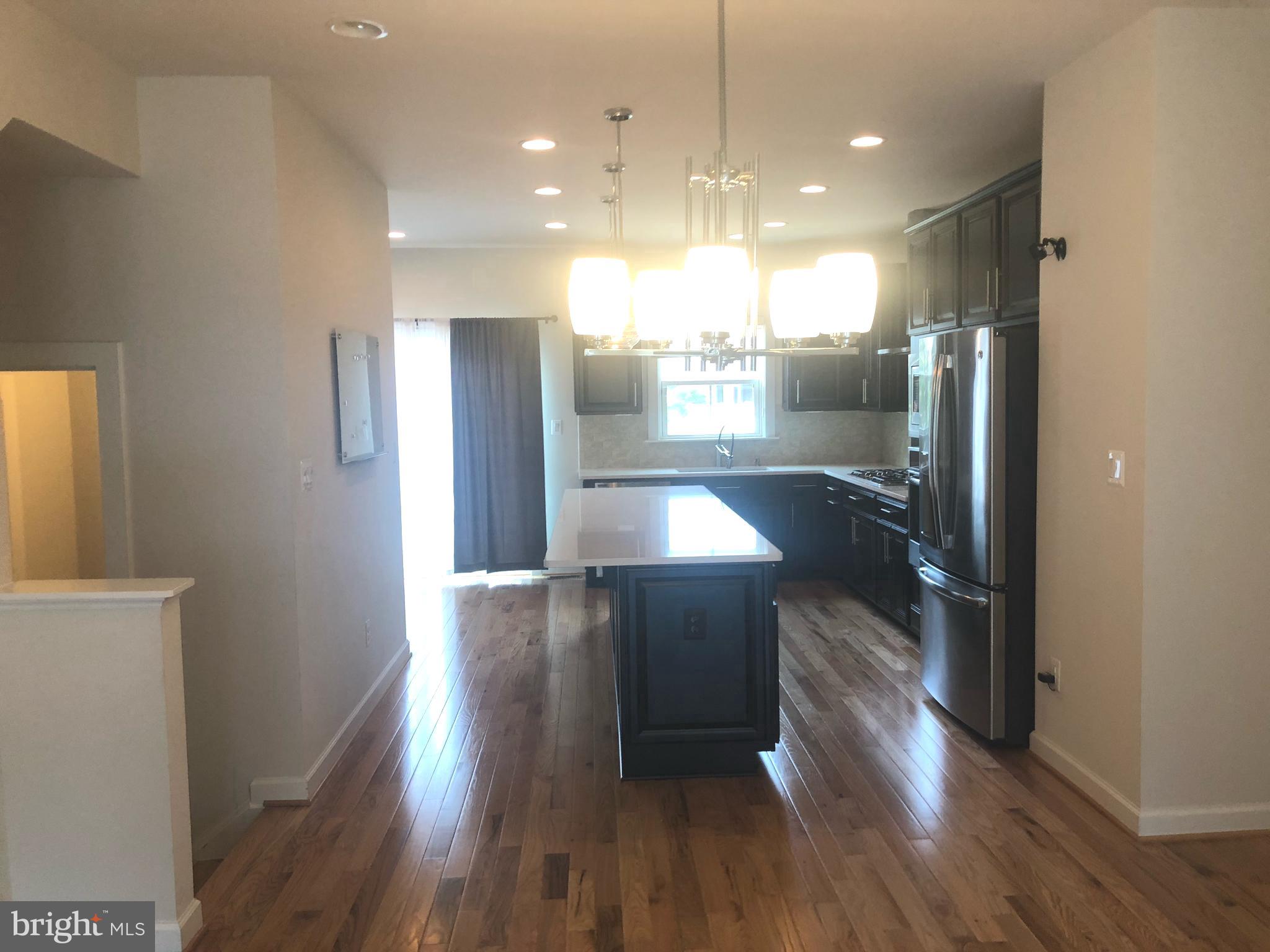 METRO ROW - Residential Lease