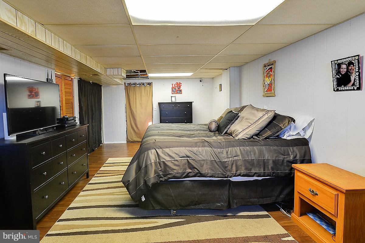 GUILFORD MANOR - Residential