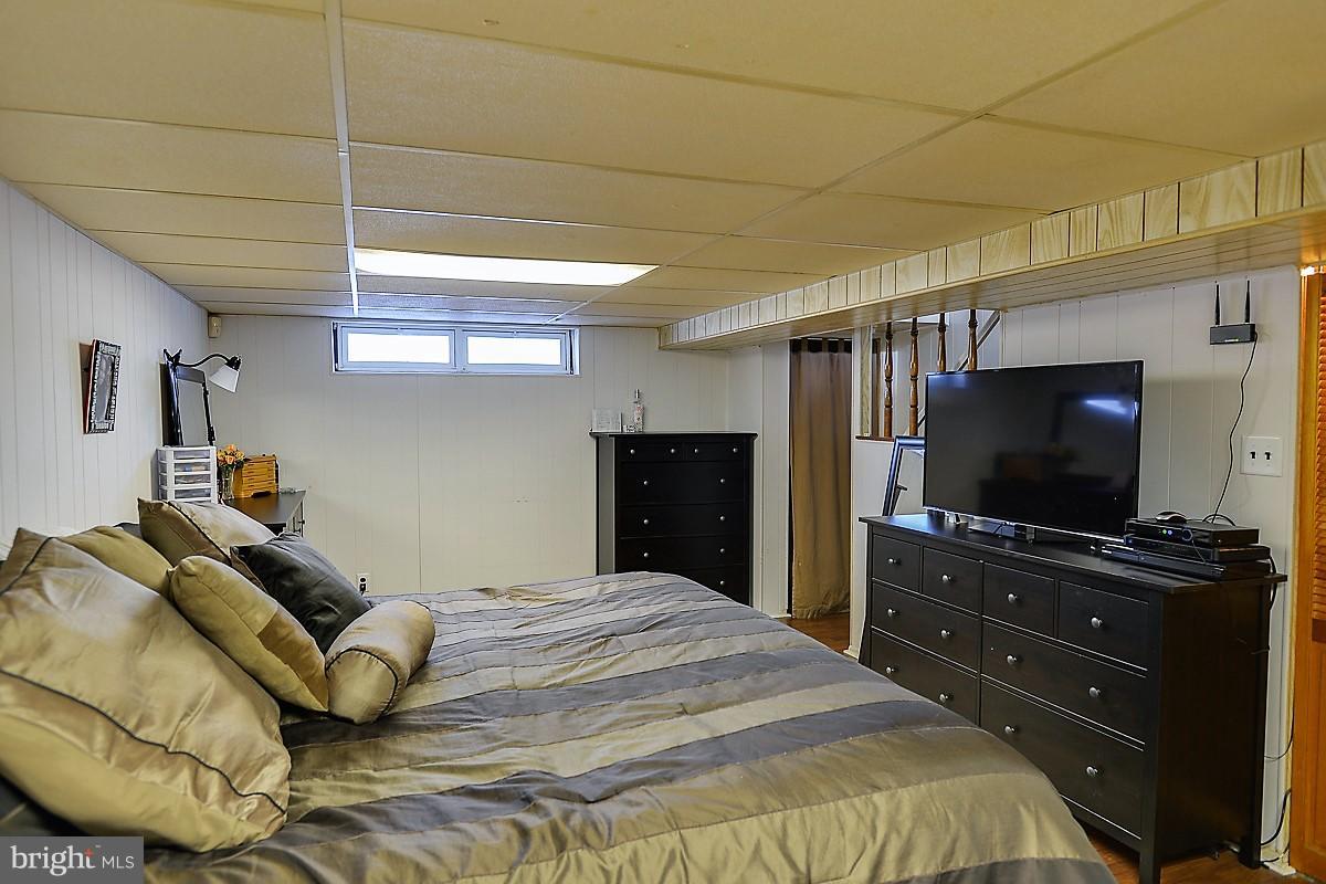 GUILFORD MANOR - Residential