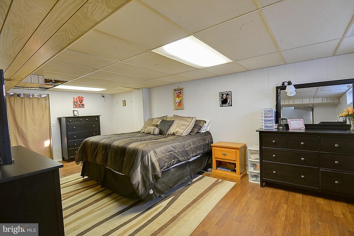 GUILFORD MANOR - Residential