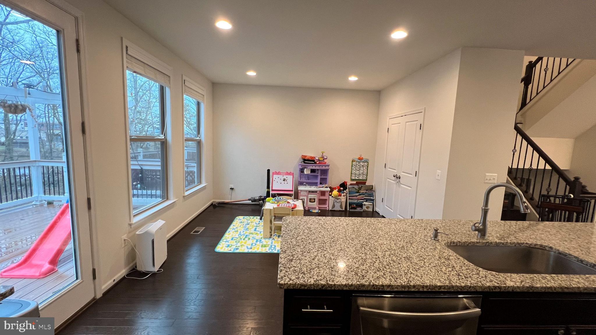 GLASCOCK FIELD AT STONE RIDGE - Residential Lease