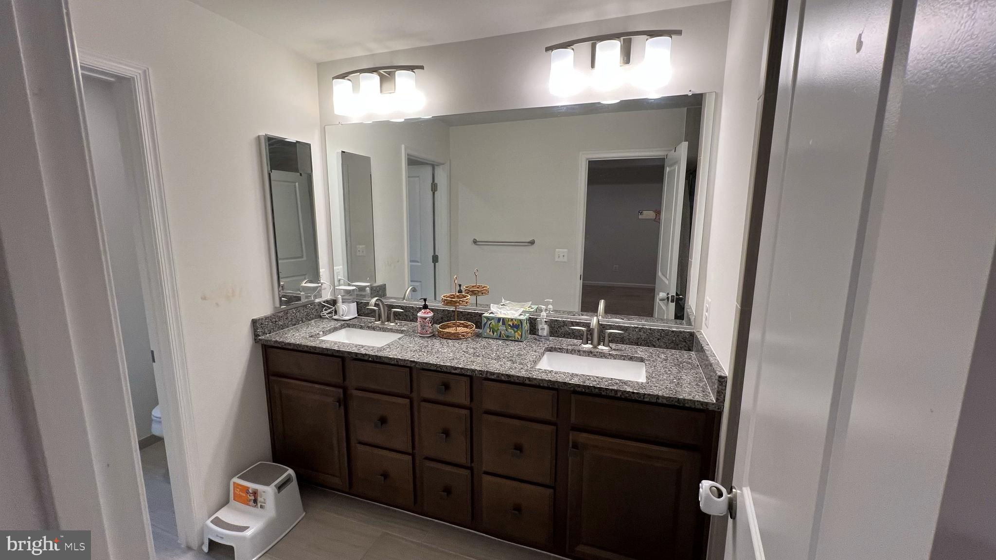 GLASCOCK FIELD AT STONE RIDGE - Residential Lease