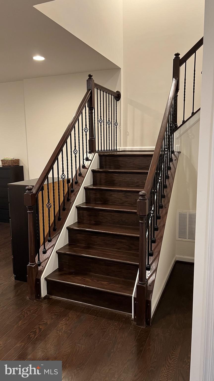 GLASCOCK FIELD AT STONE RIDGE - Residential Lease