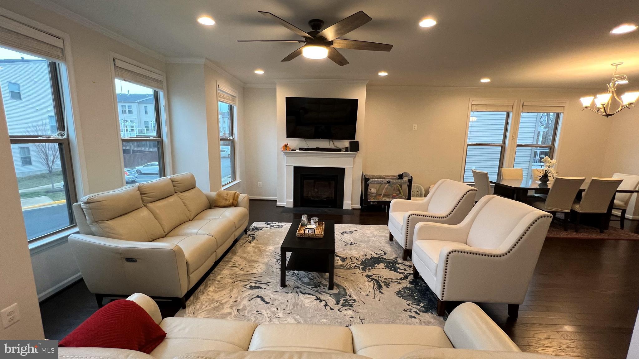 GLASCOCK FIELD AT STONE RIDGE - Residential Lease