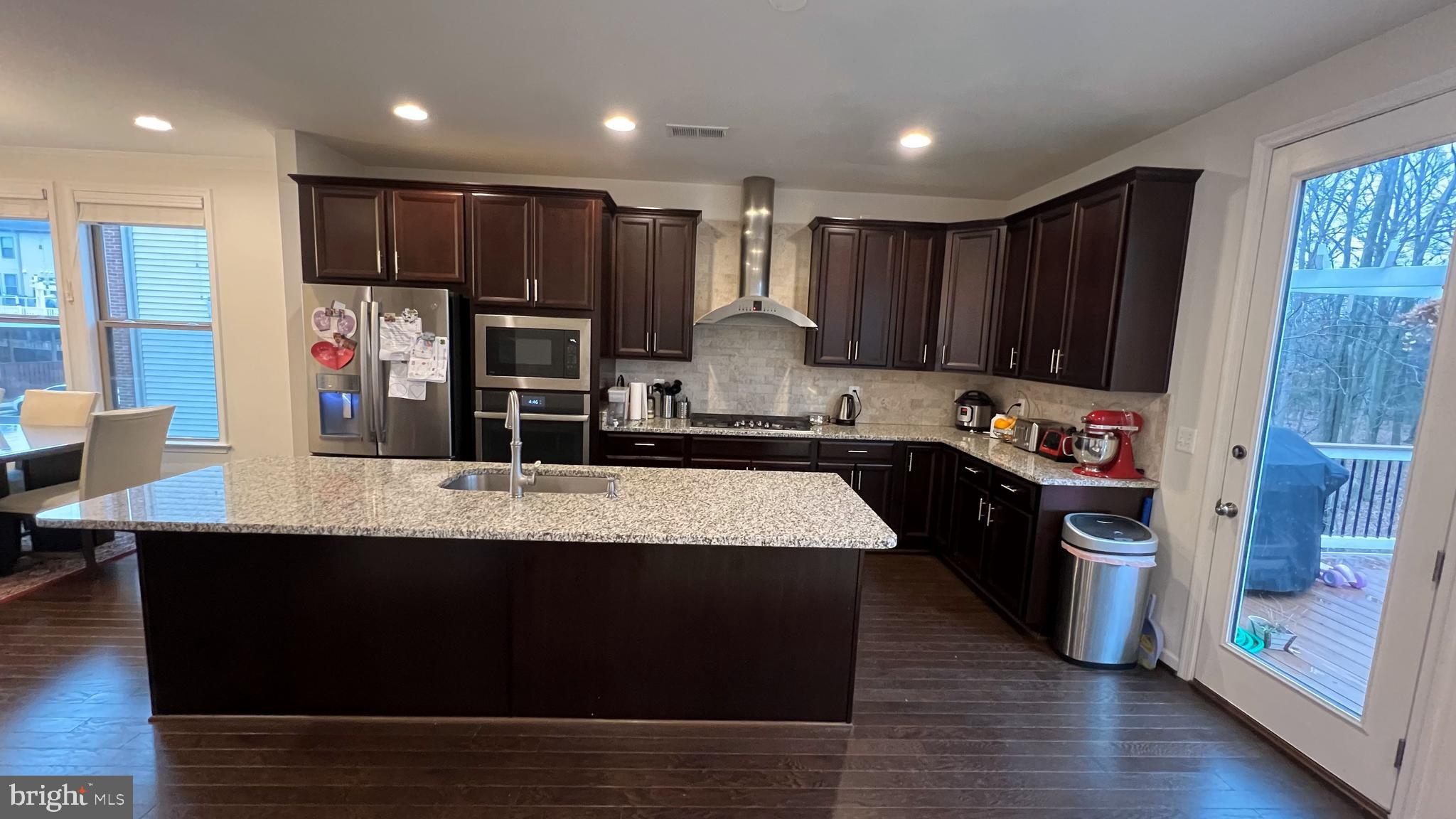 GLASCOCK FIELD AT STONE RIDGE - Residential Lease