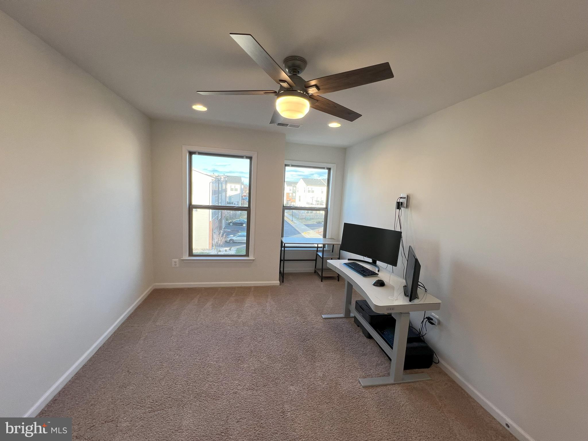 GLASCOCK FIELD AT STONE RIDGE - Residential Lease