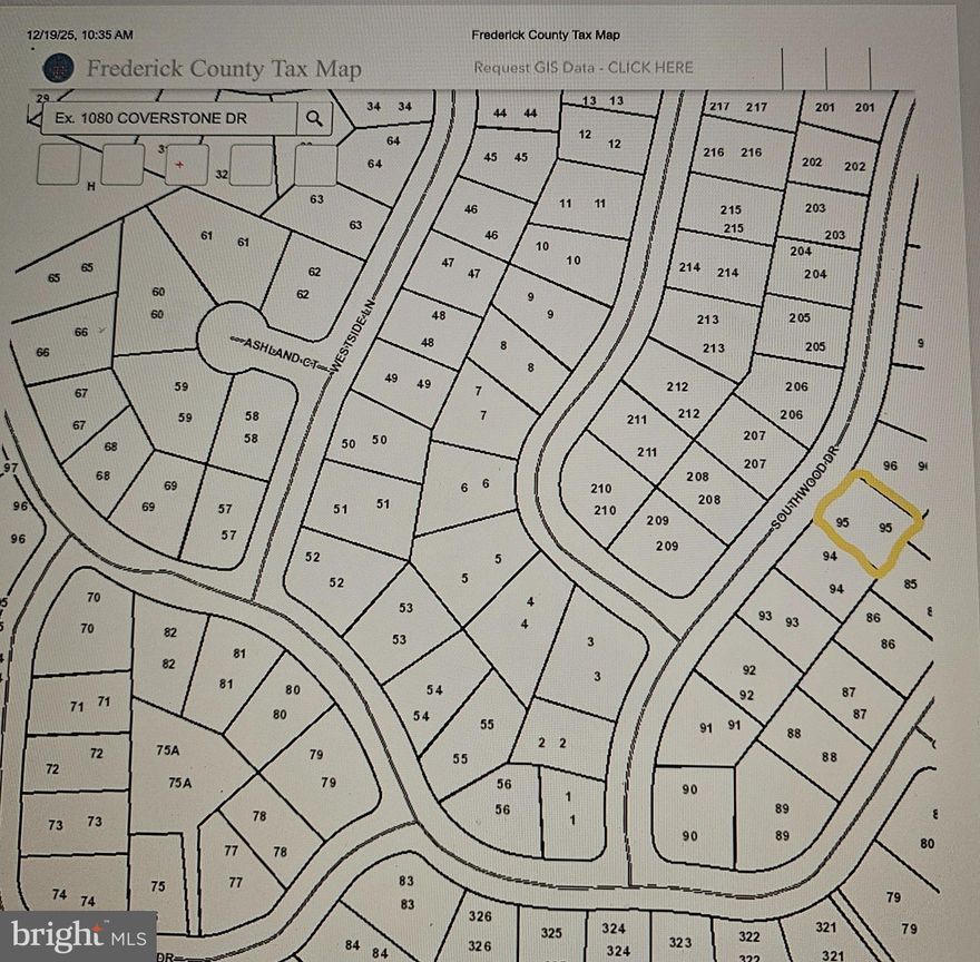 Non Buildable lot in the Lake Holiday community offering access to lake privileges and community amenities.  Enjoy boating, swimming, beaches, and shared recreational areas in this gated lake community.