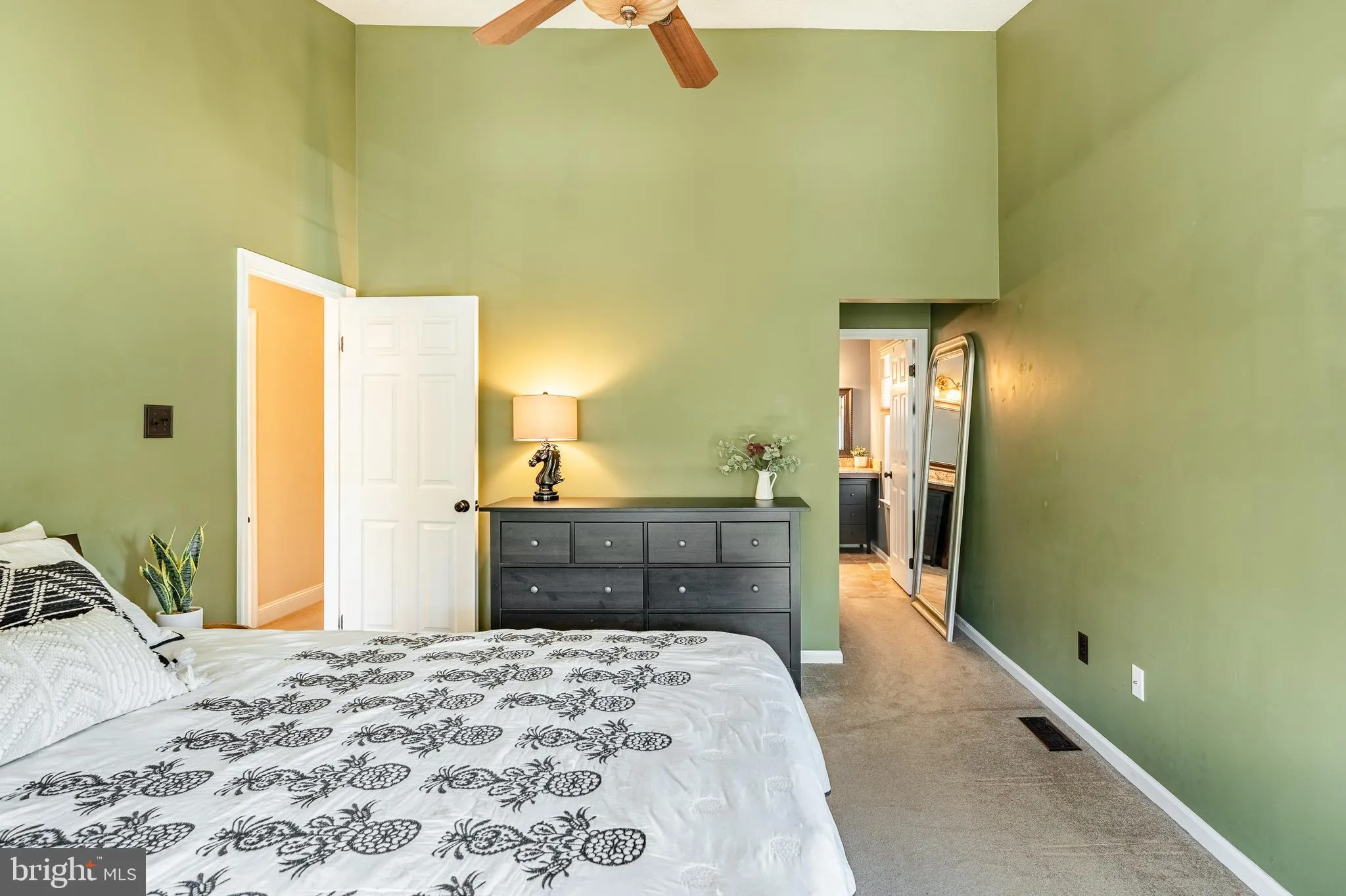 Glen Mills, Pennsylvania 19342, United States, 2 Bedrooms Bedrooms, ,3 BathroomsBathrooms,Residential,Active,239619