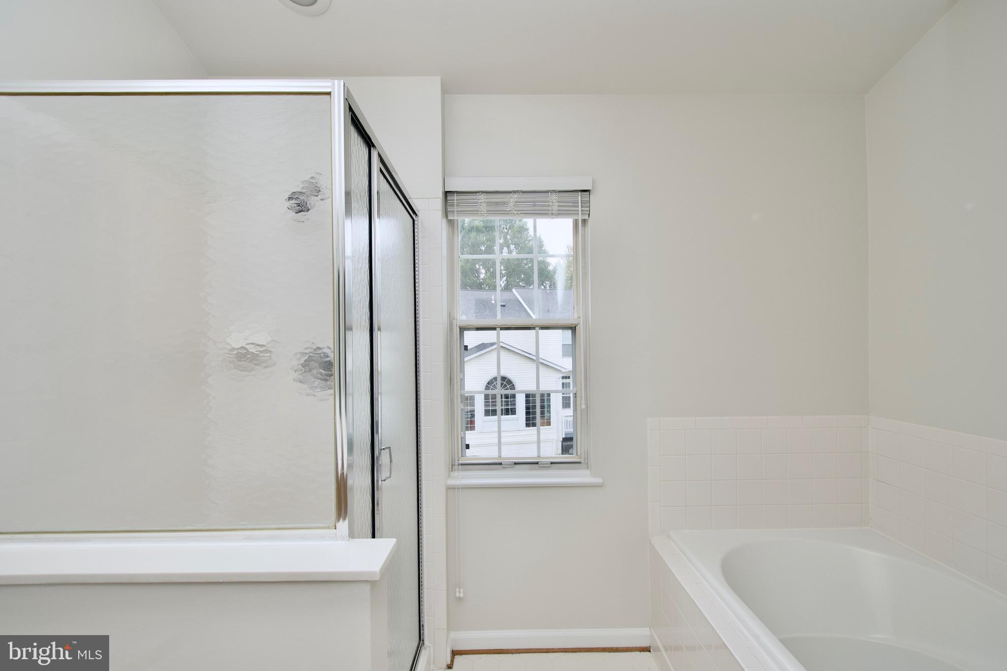 ISLAND CREEK - Residential