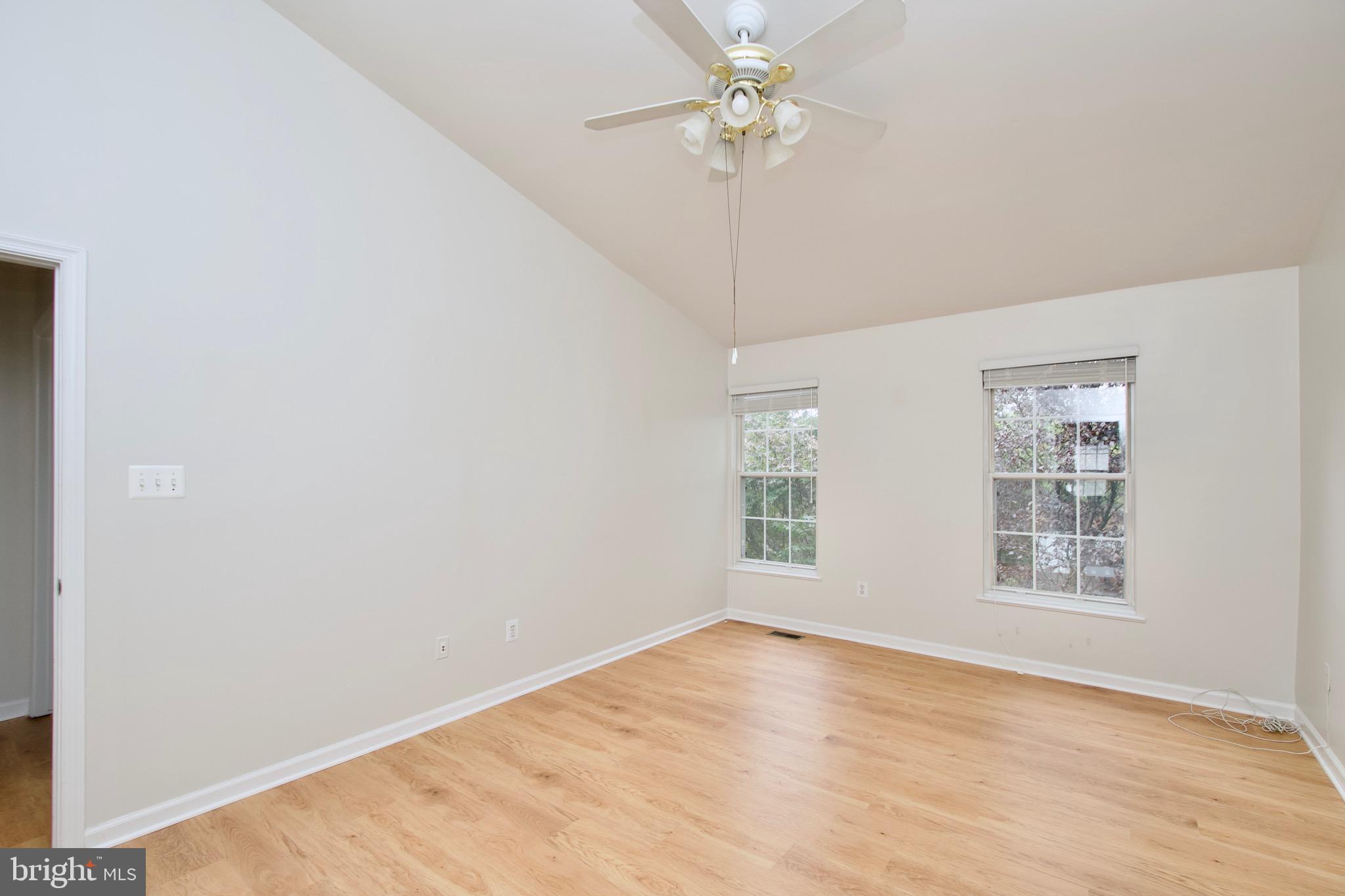 ISLAND CREEK - Residential