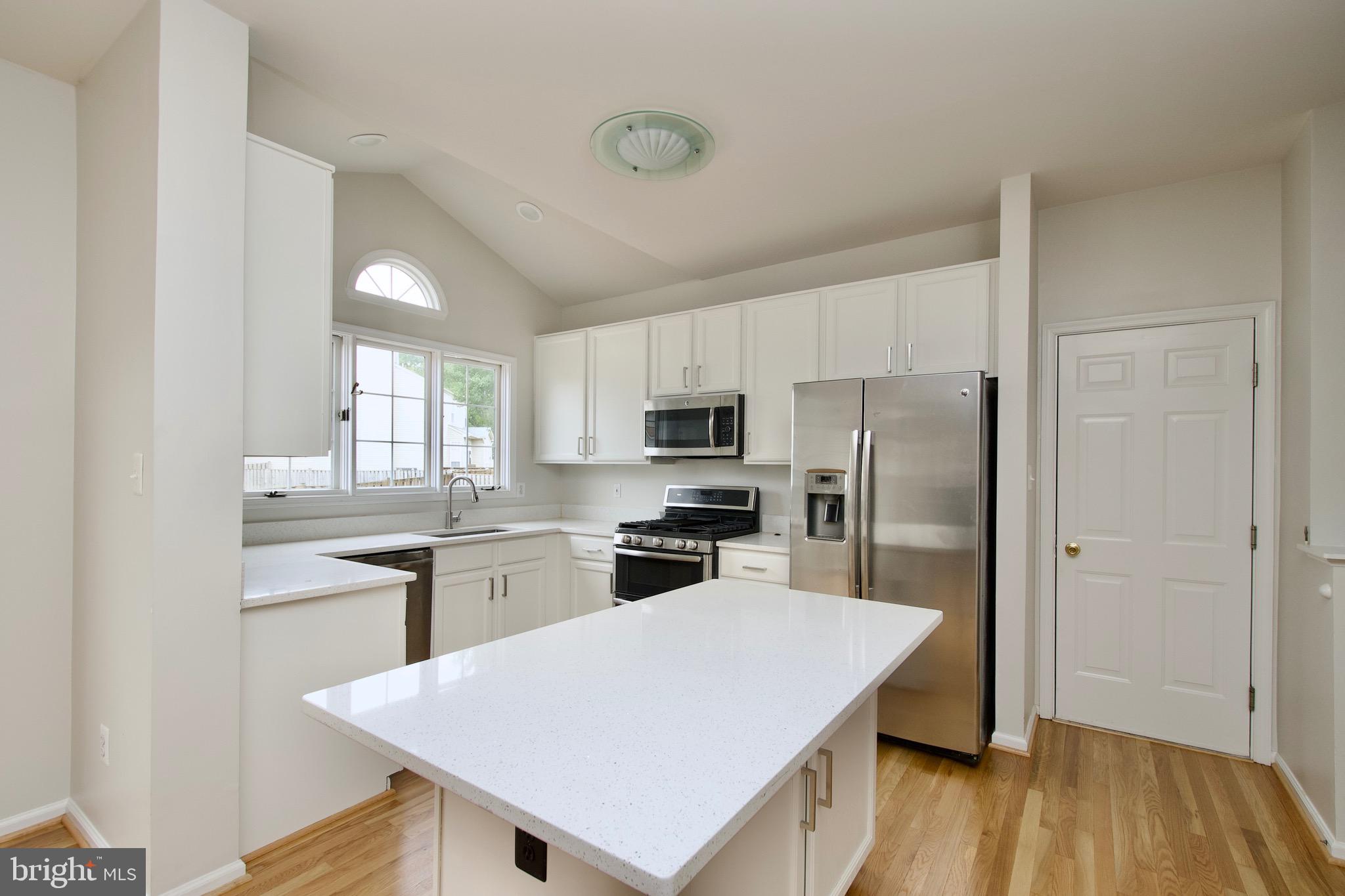 ISLAND CREEK - Residential