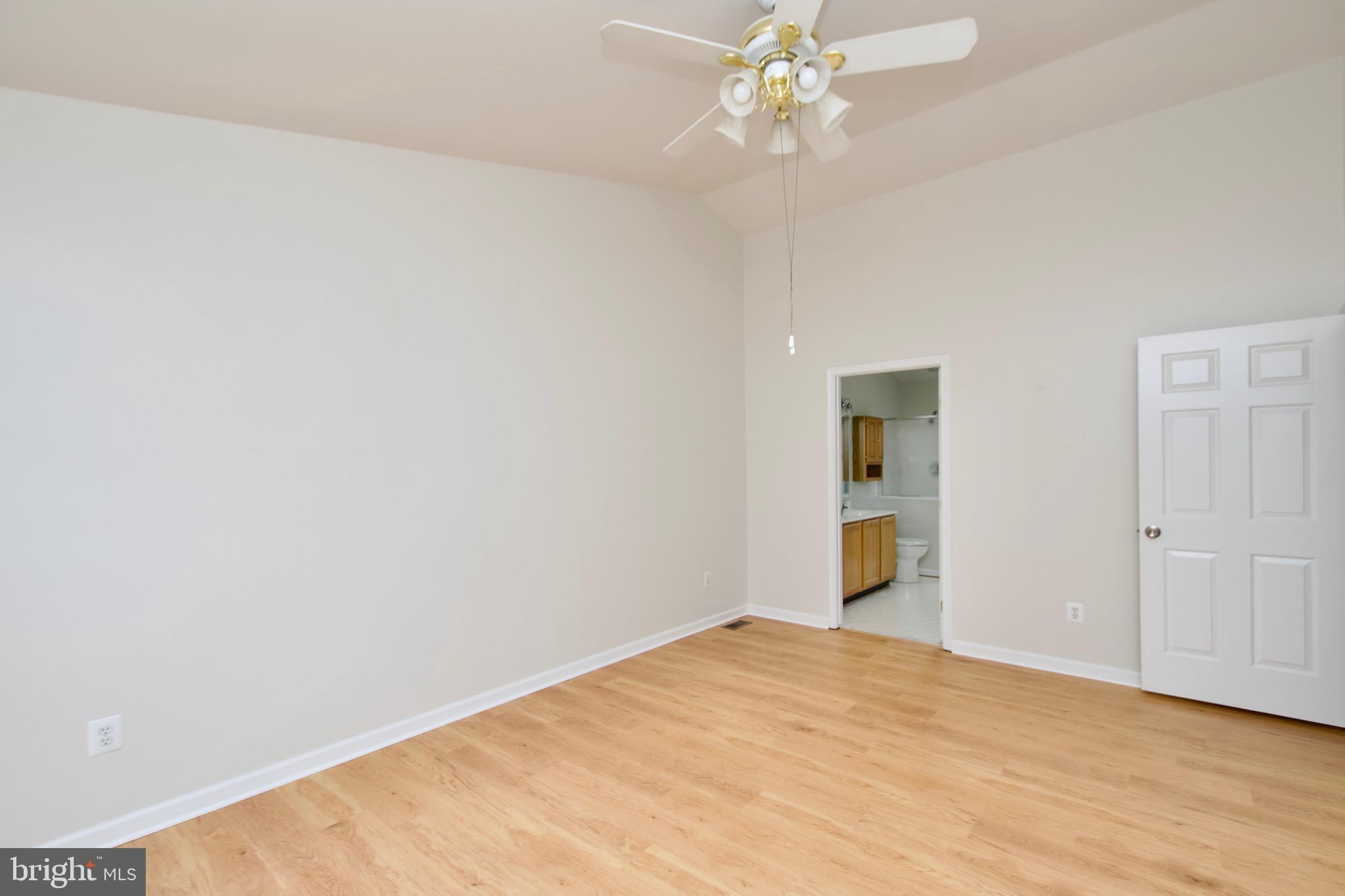 ISLAND CREEK - Residential