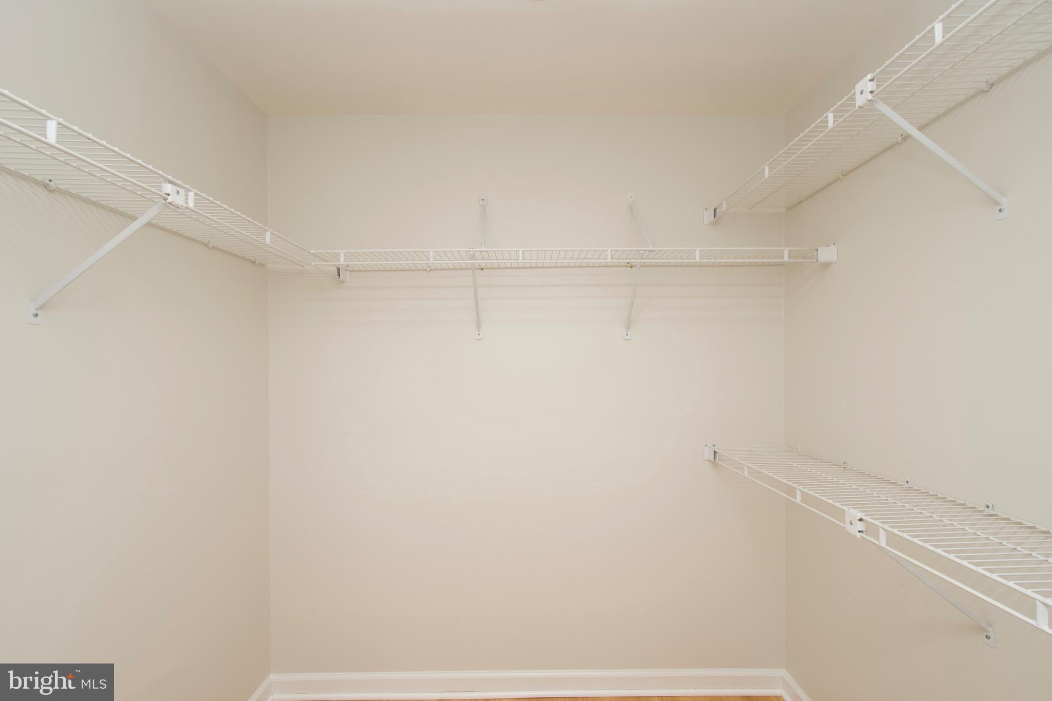 ISLAND CREEK - Residential