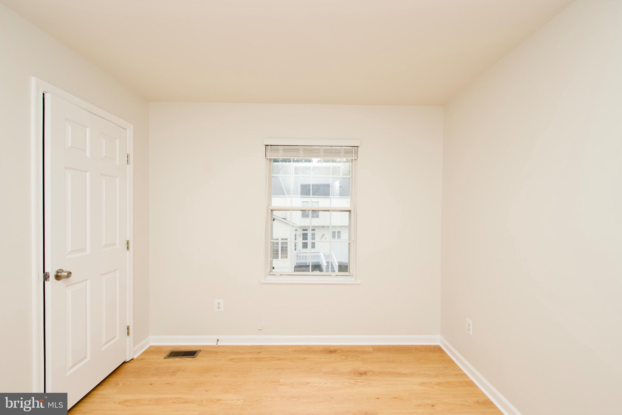 ISLAND CREEK - Residential