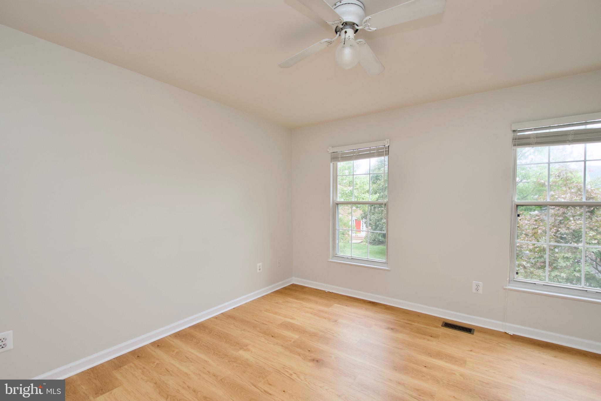 ISLAND CREEK - Residential