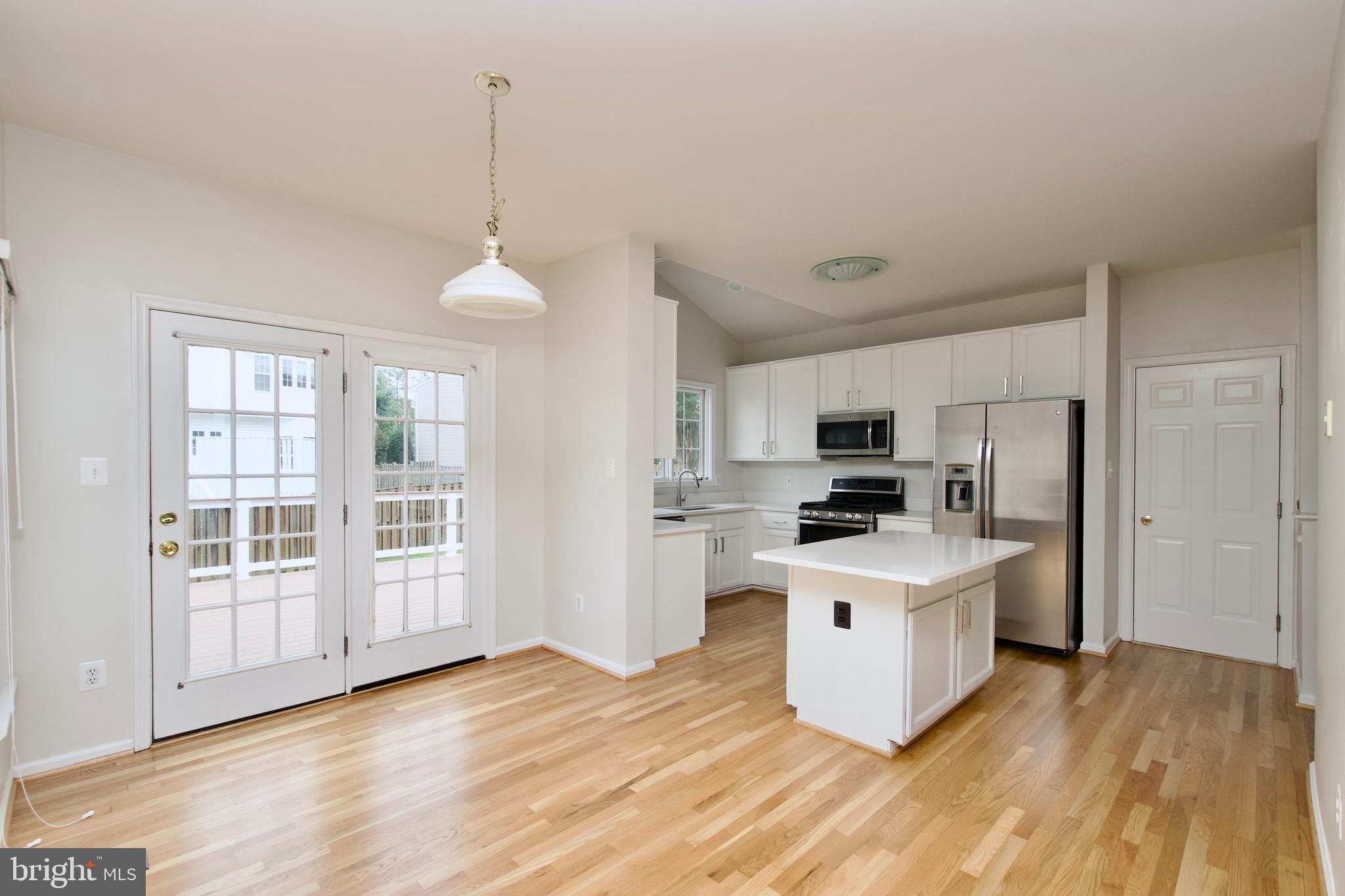 ISLAND CREEK - Residential