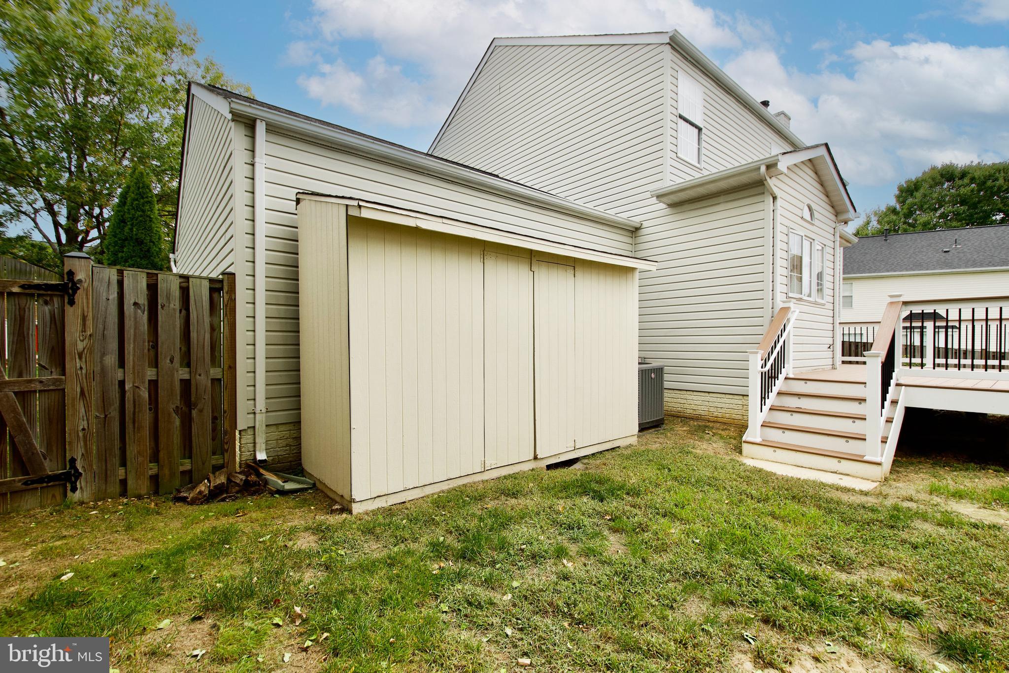 ISLAND CREEK - Residential