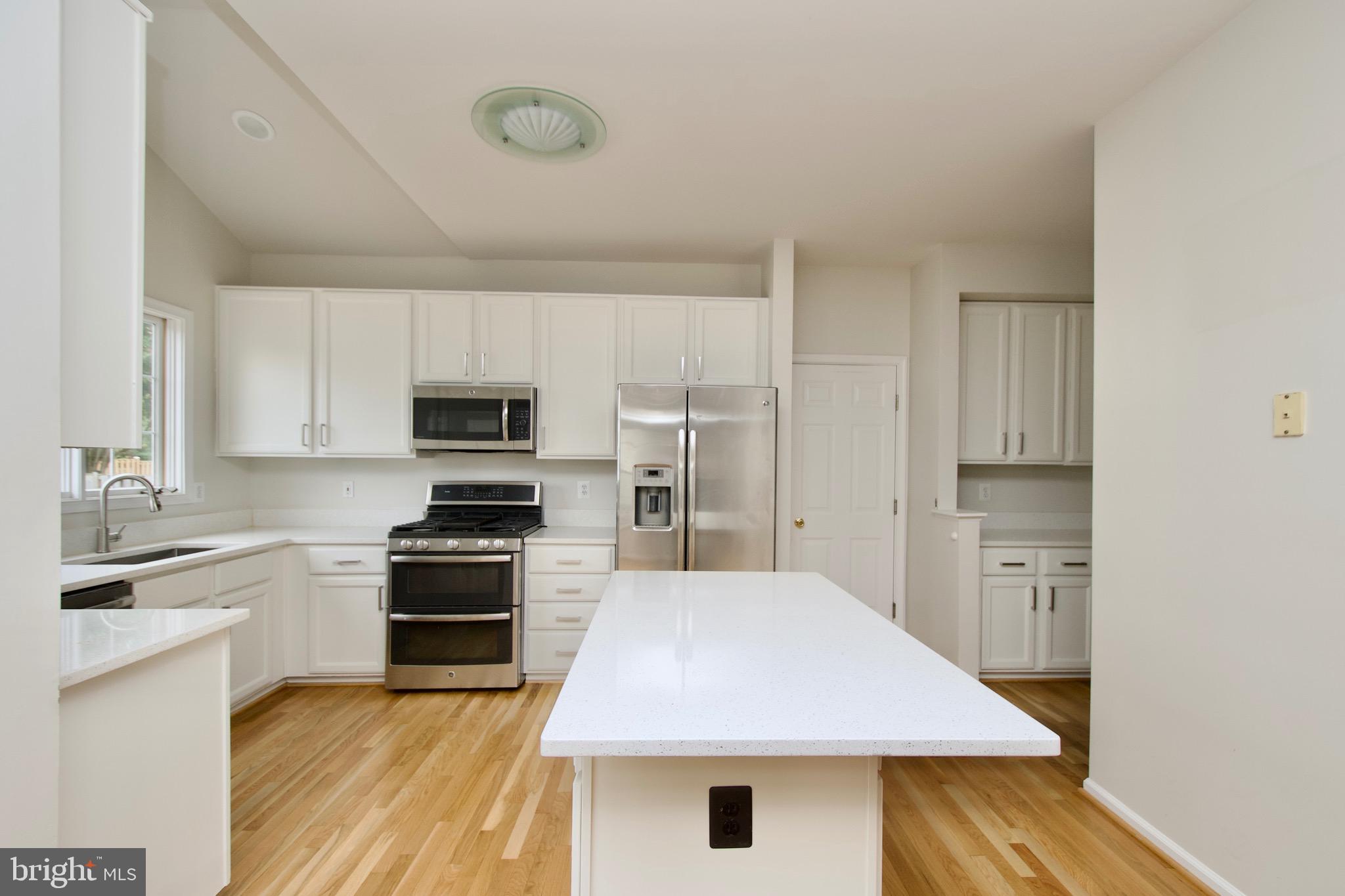 ISLAND CREEK - Residential