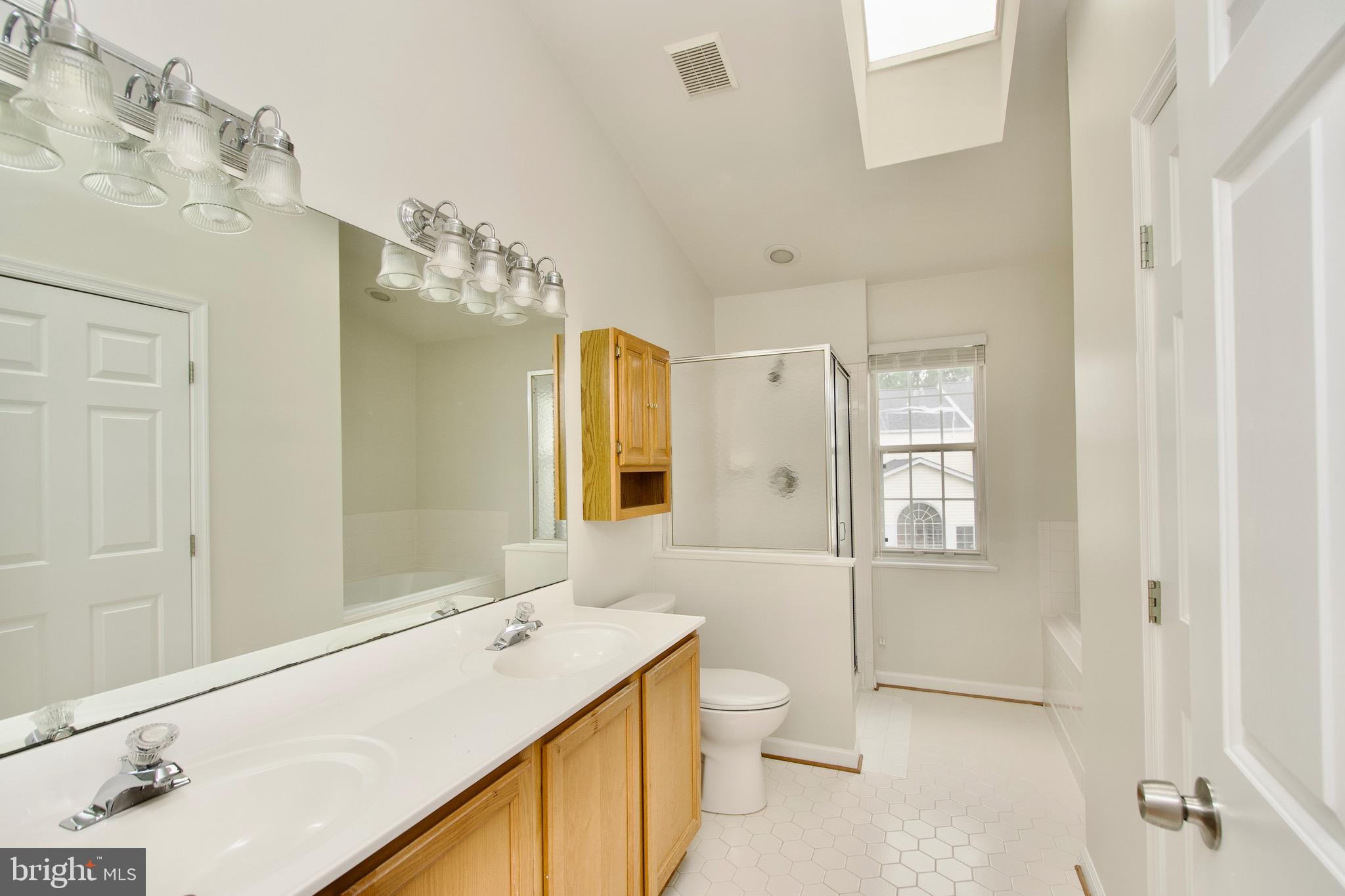 ISLAND CREEK - Residential