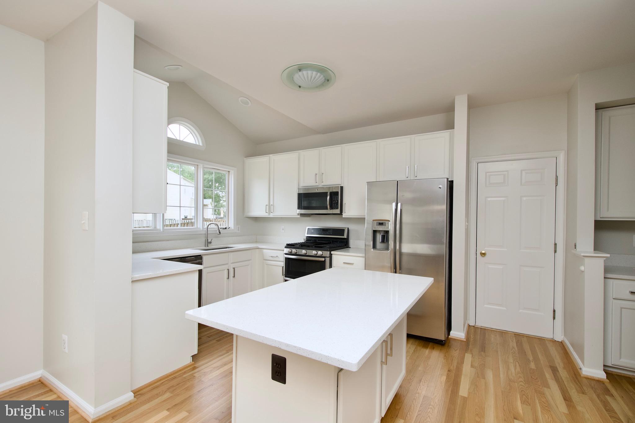 ISLAND CREEK - Residential