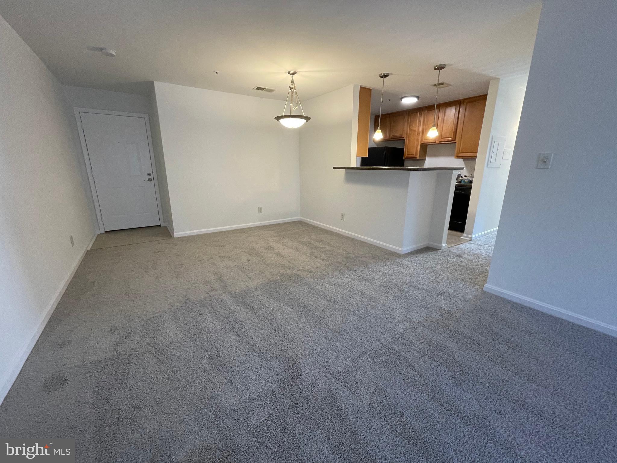 FOUR WINDS AT OAKTON - Residential Lease