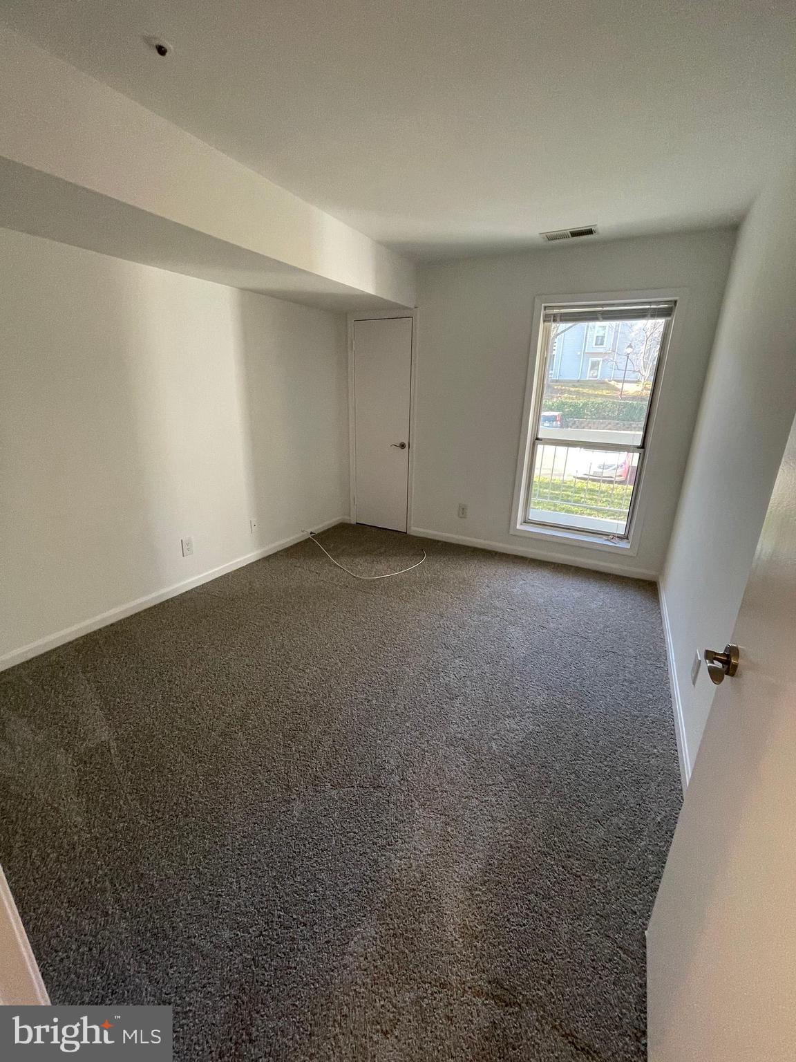 FOUR WINDS AT OAKTON - Residential Lease