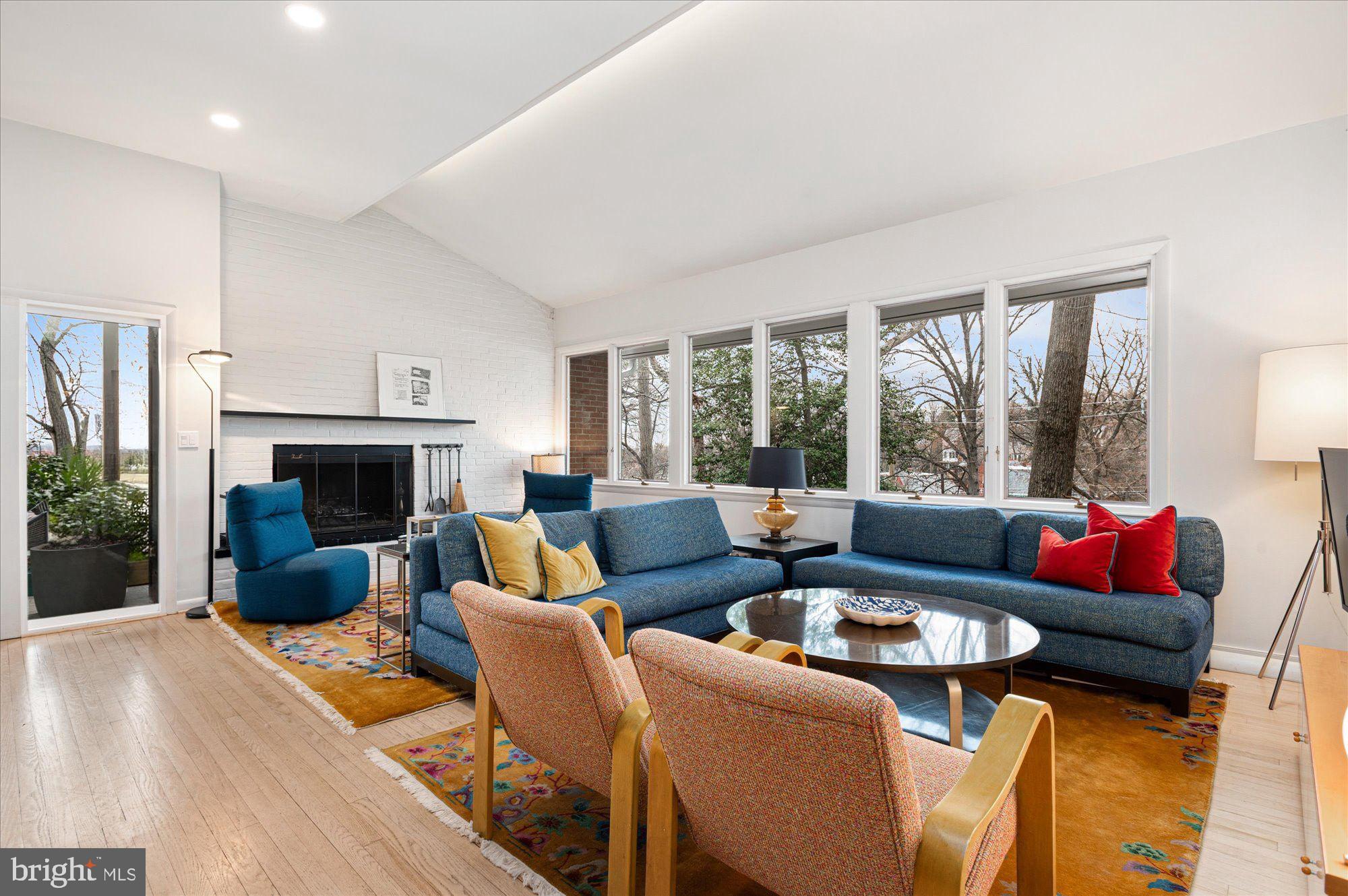 3211 ROWLAND PLACE NW