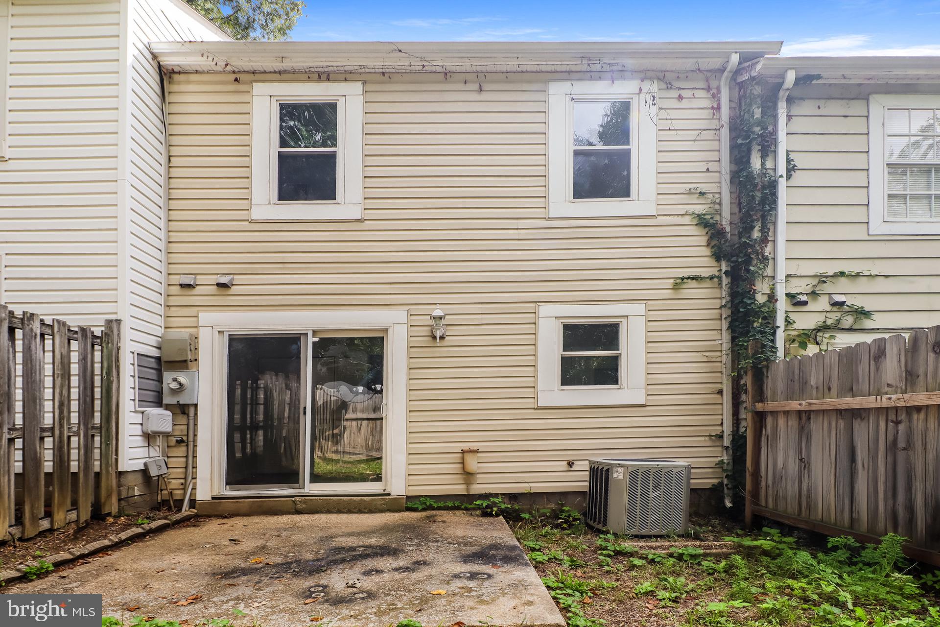 1227 THOMAS JEFFERSON PLACE