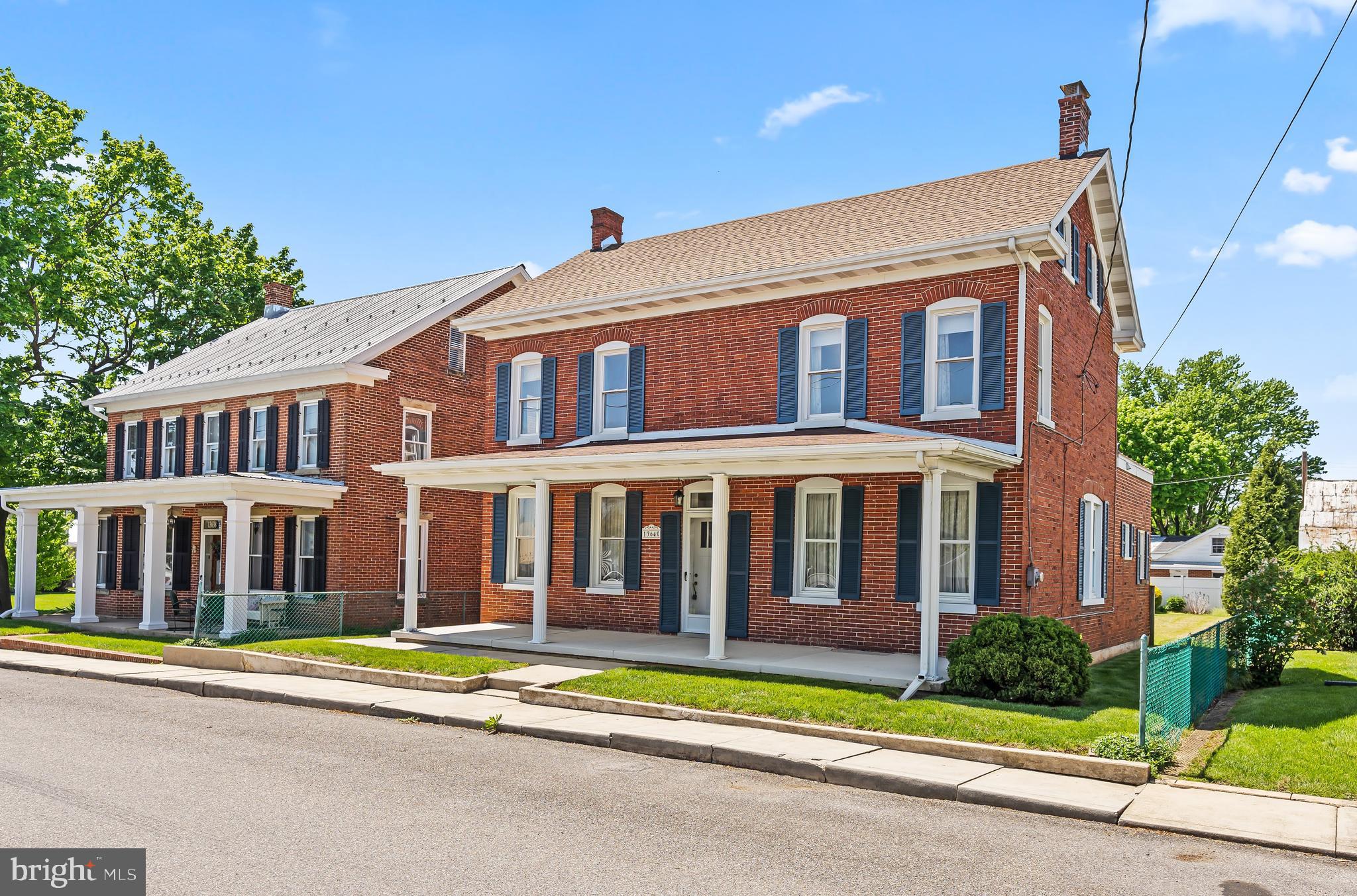 MAUGANSVILLE - Residential