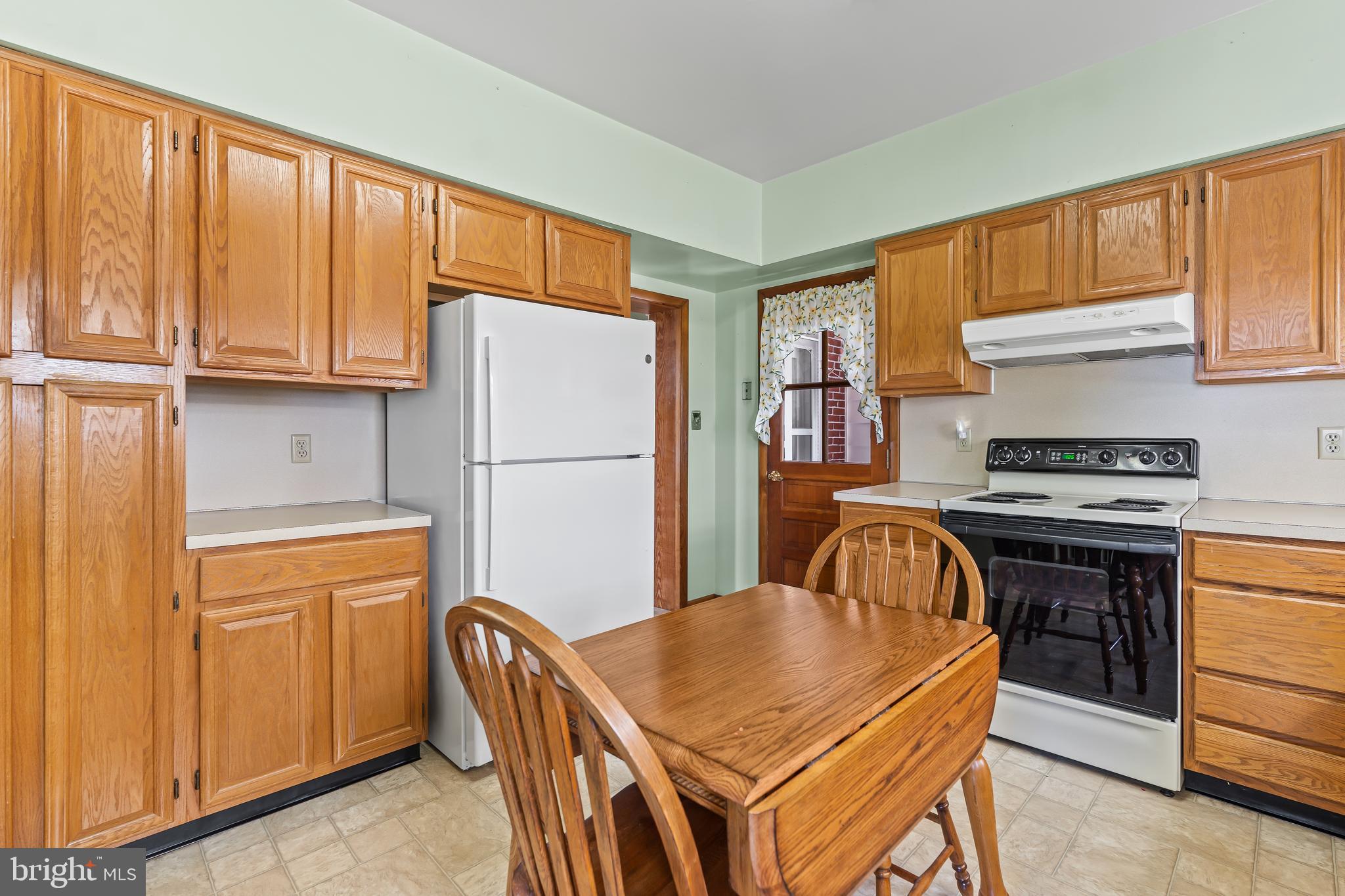 MAUGANSVILLE - Residential