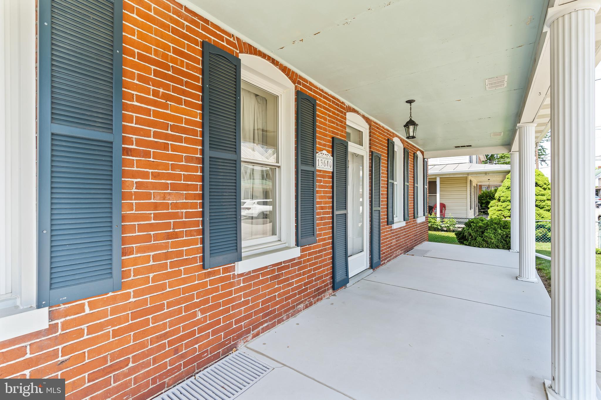 MAUGANSVILLE - Residential