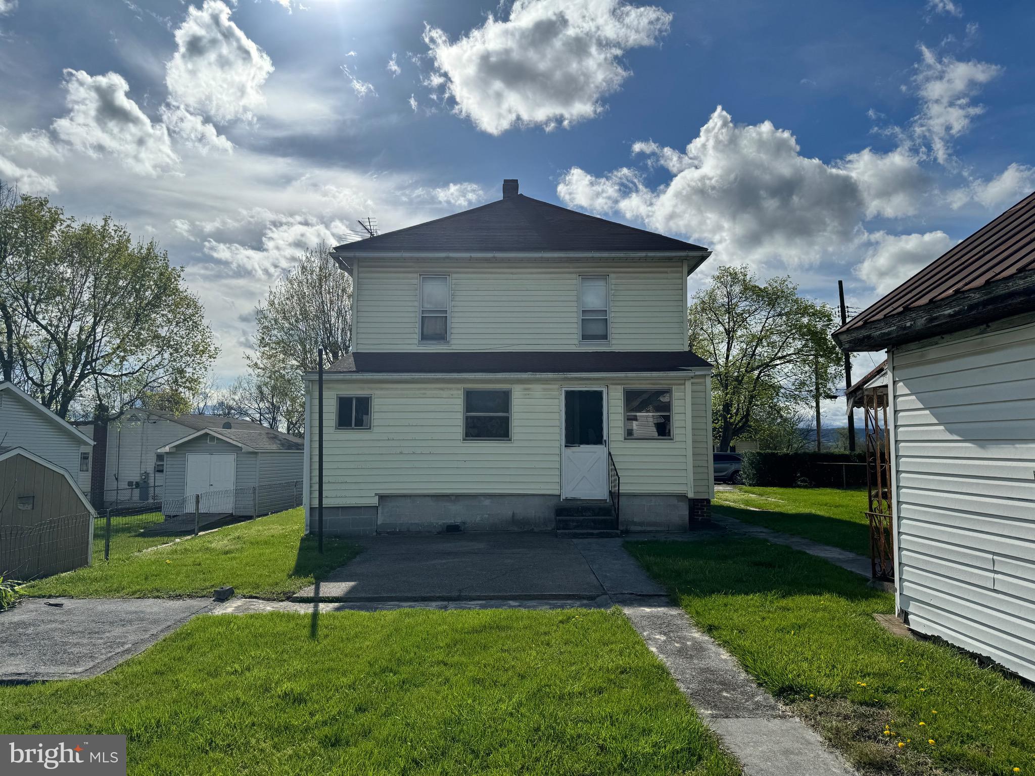 AIRLEY HEIGHTS - Residential