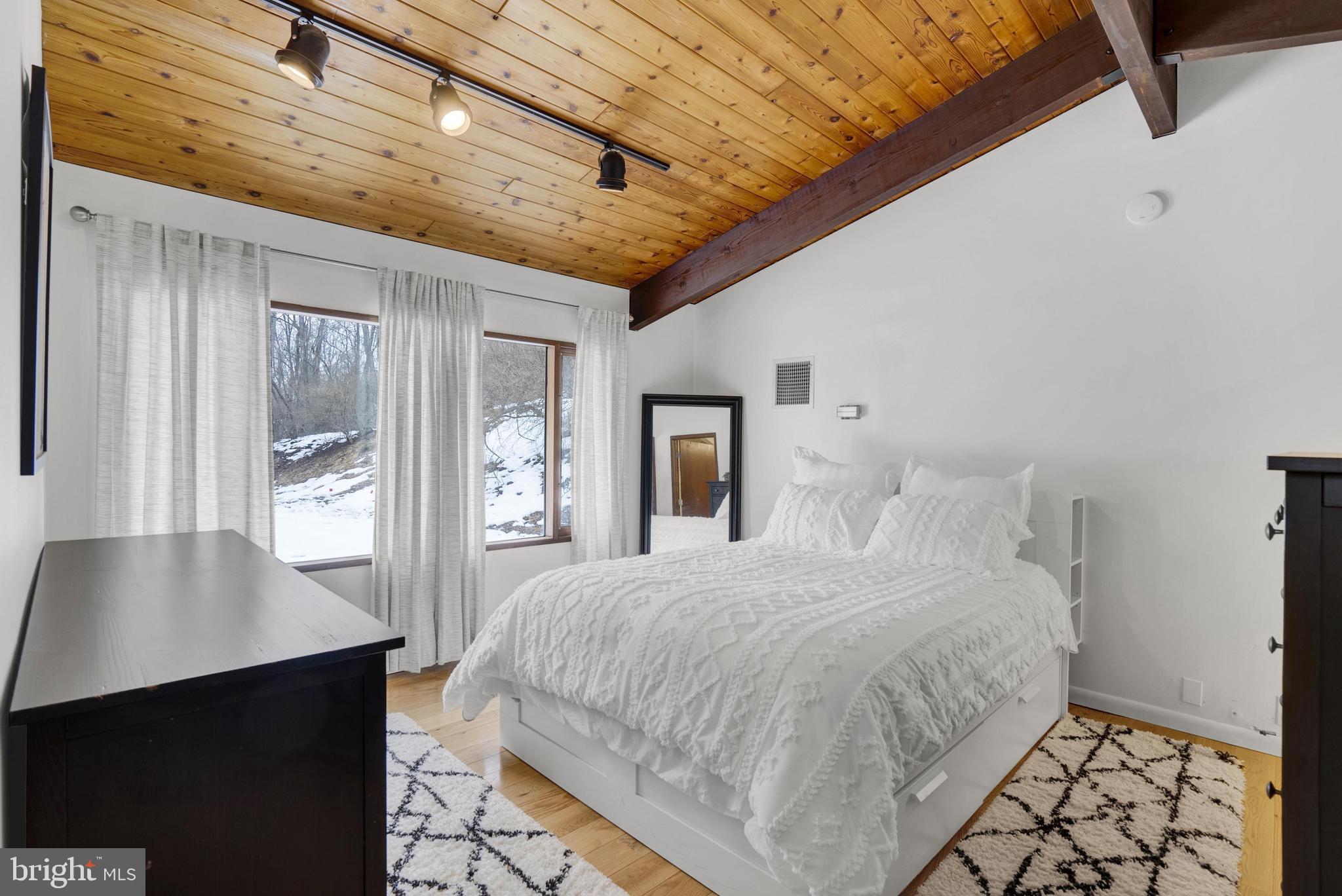 HANOVER HUNT - Residential