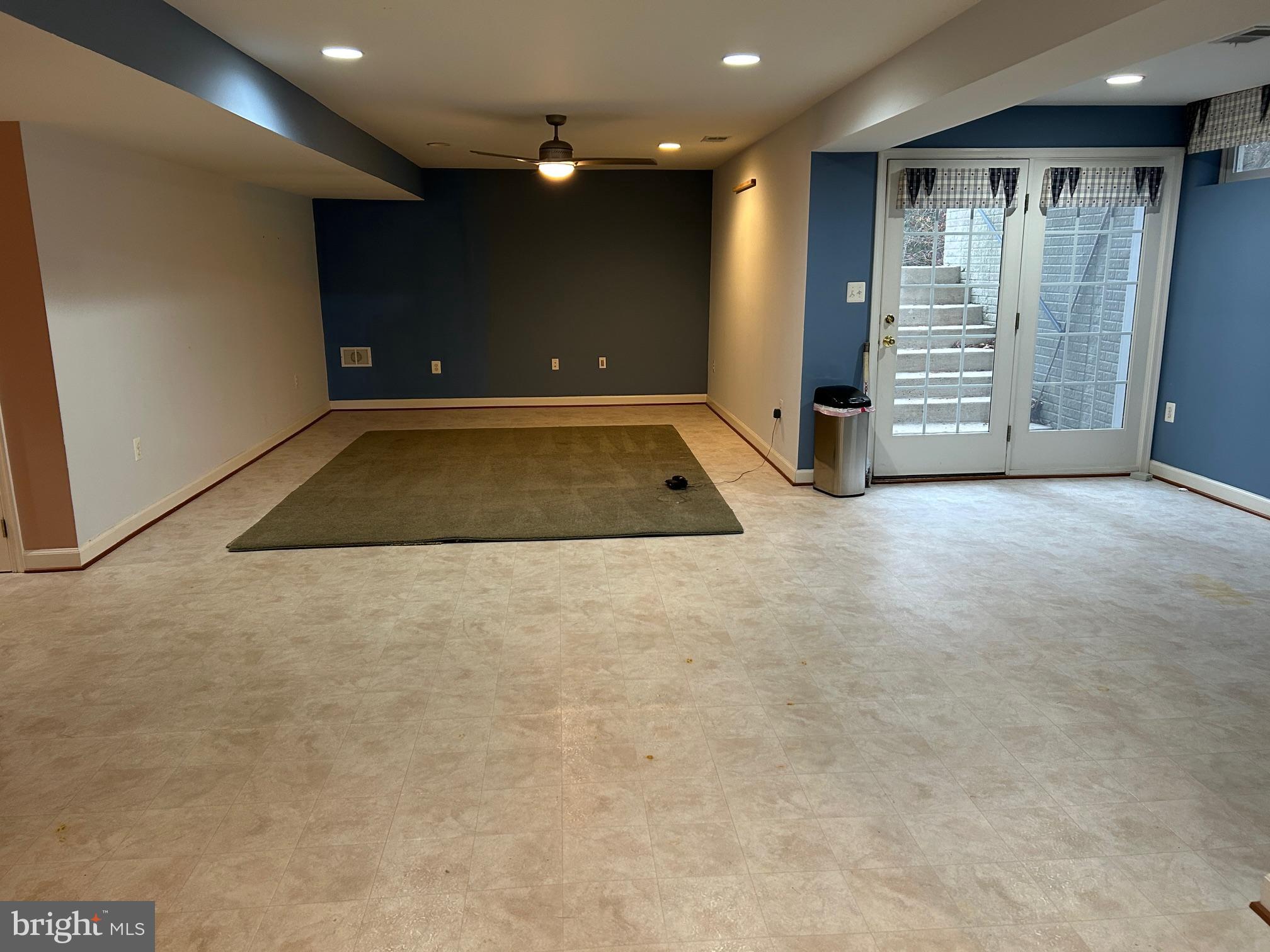 ASHBURN STATION - Residential