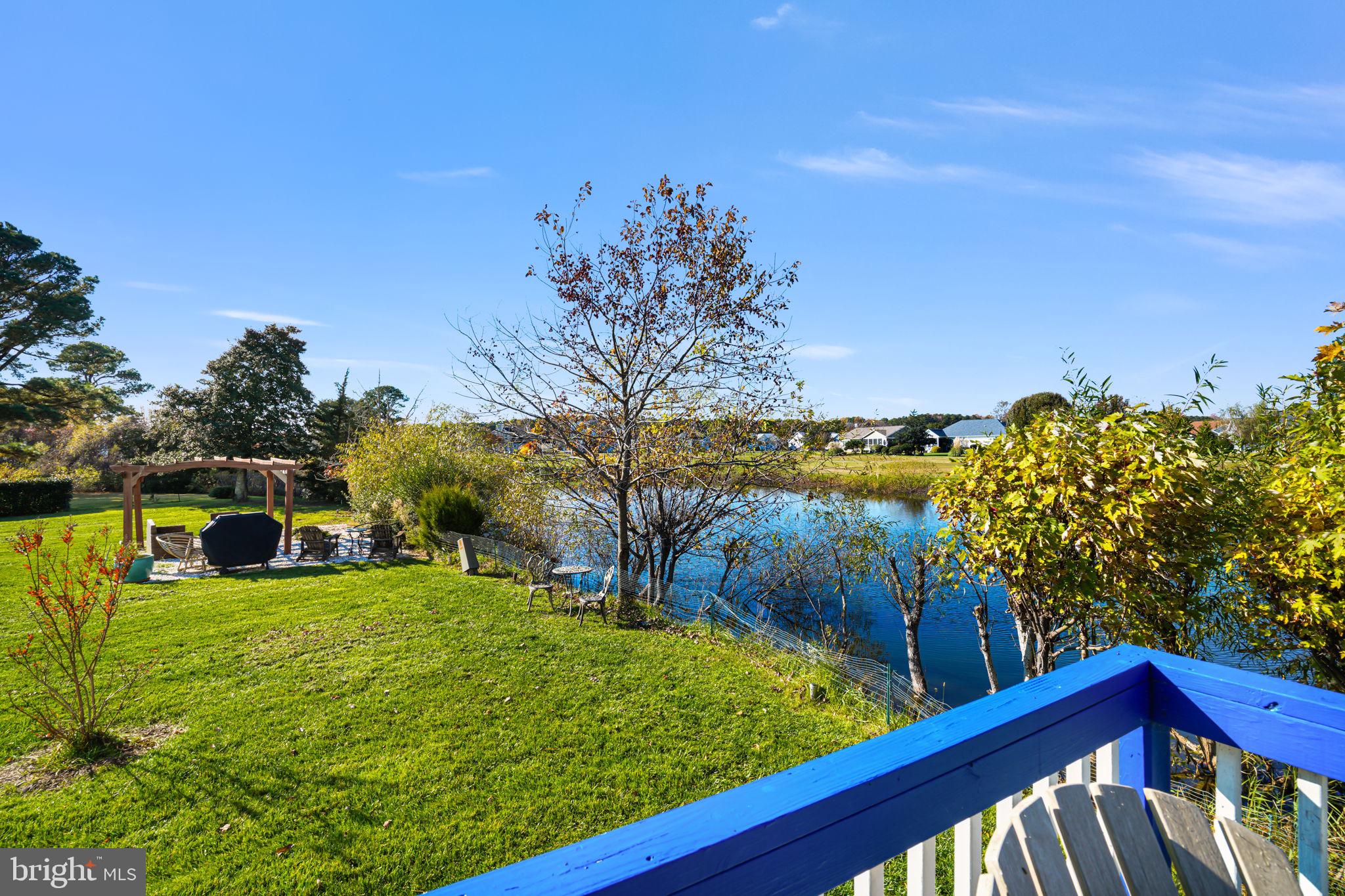 CAPTAIN'S COVE - Residential