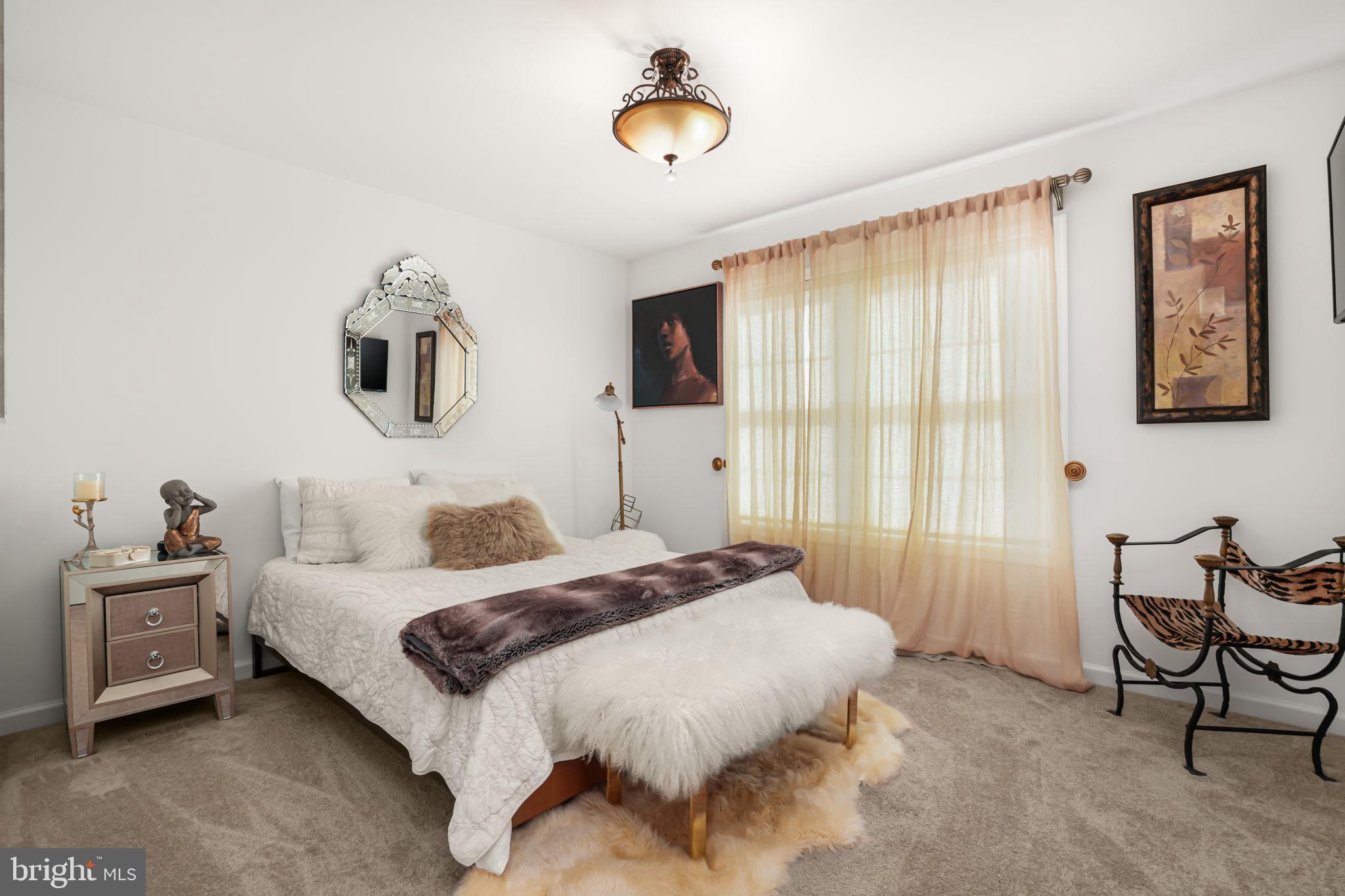 CAPTAIN'S COVE - Residential