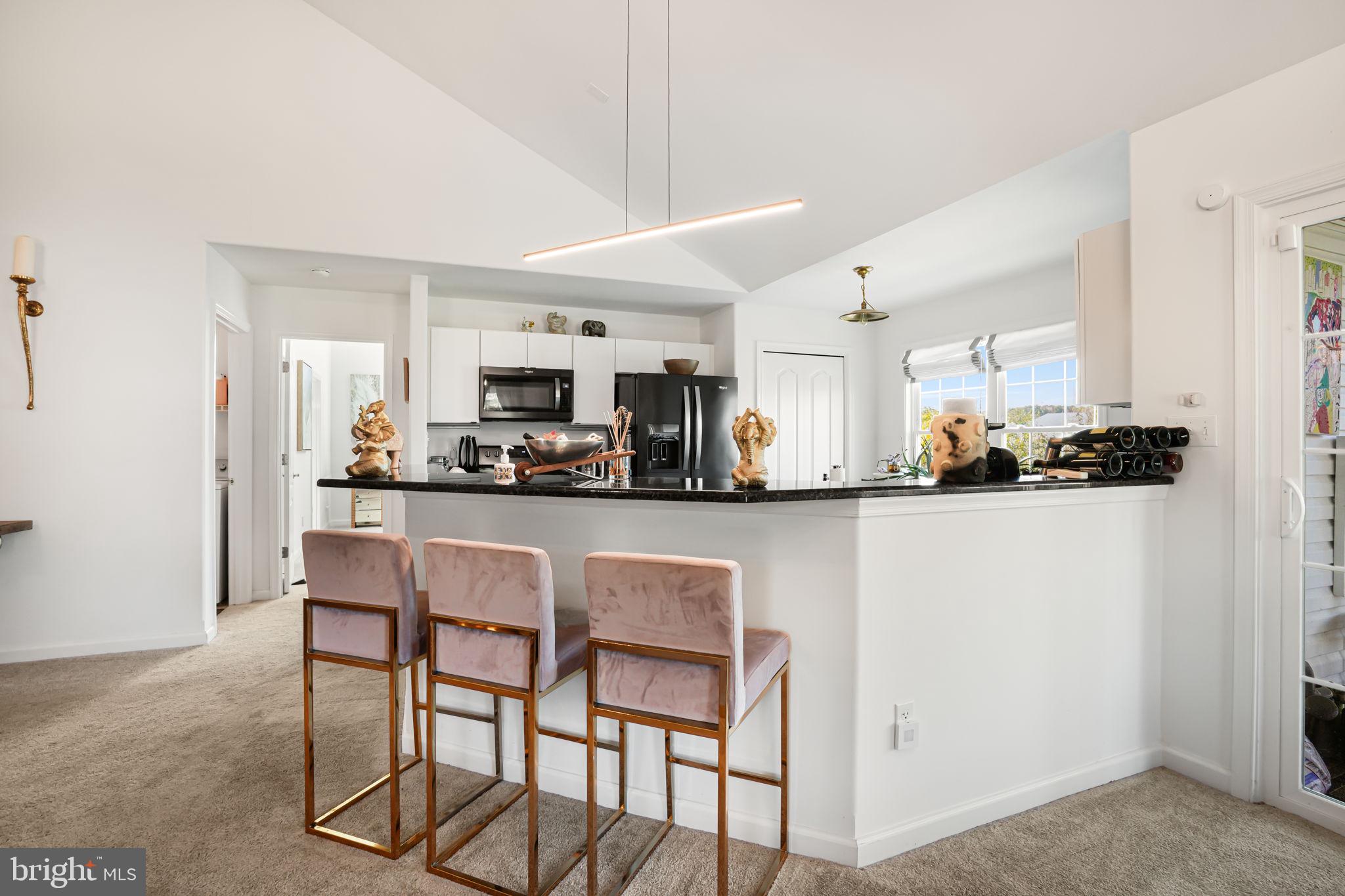 CAPTAIN'S COVE - Residential