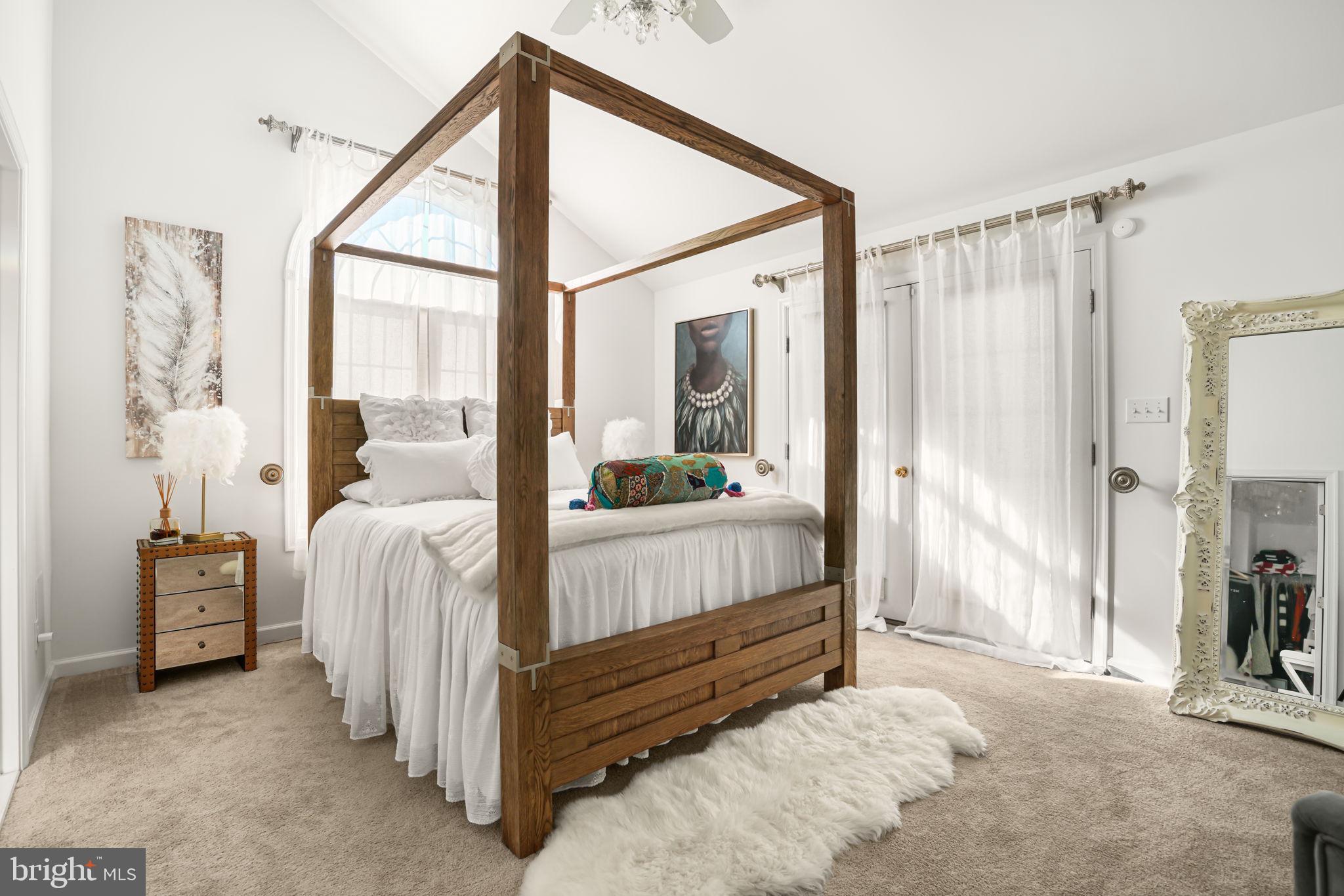 CAPTAIN'S COVE - Residential